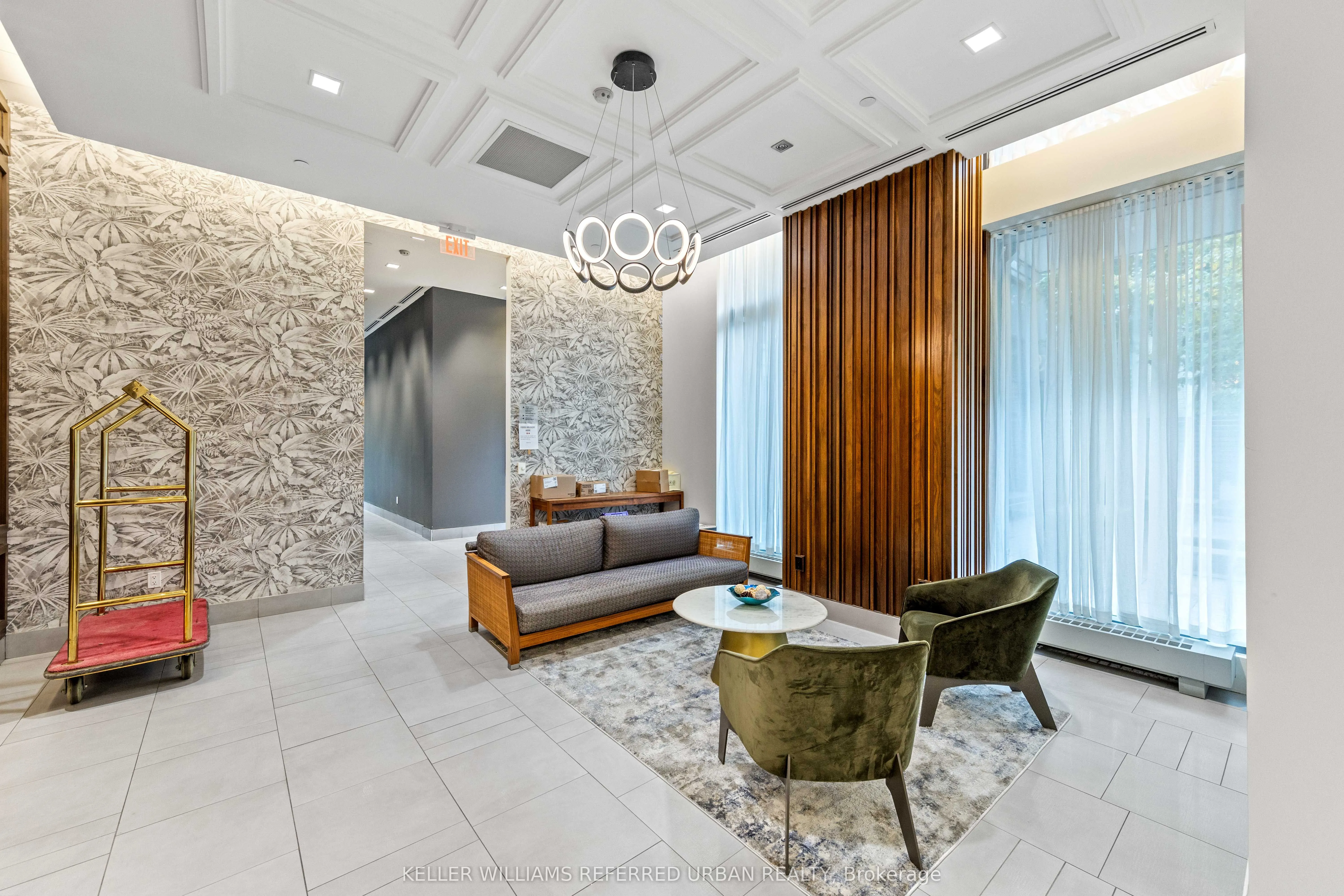 775 King Street W, #811