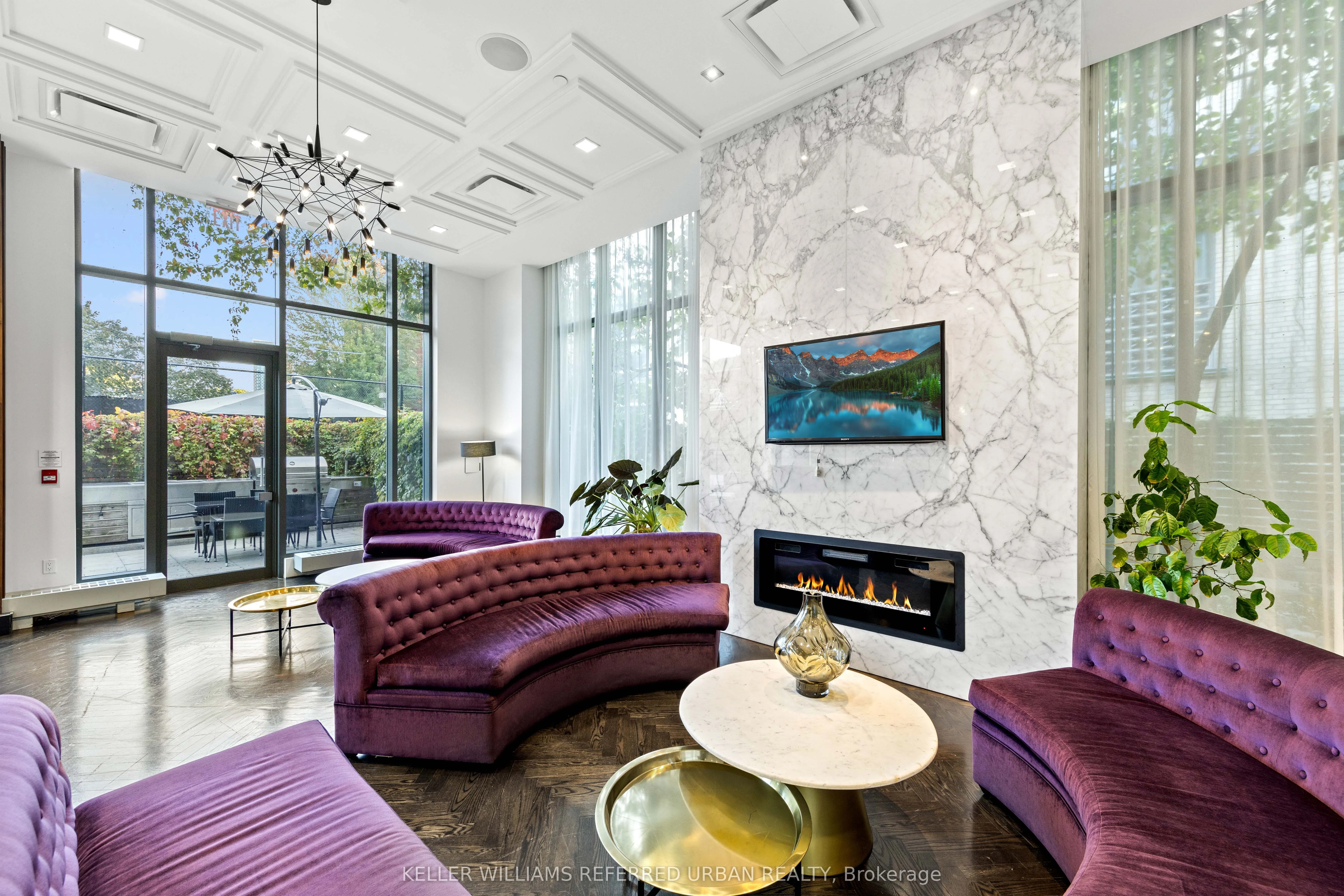 775 King Street W, #811