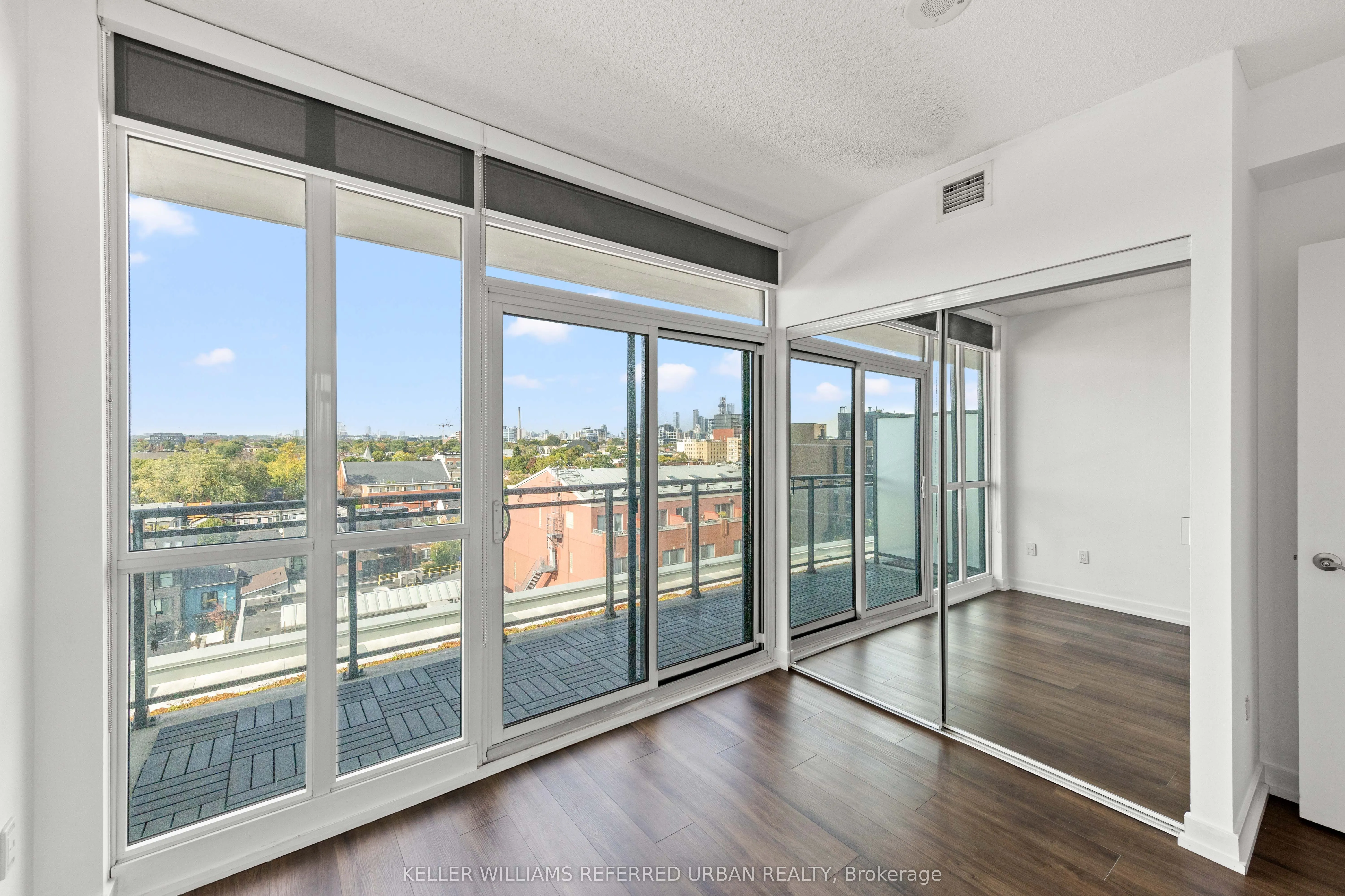 775 King Street W, #811