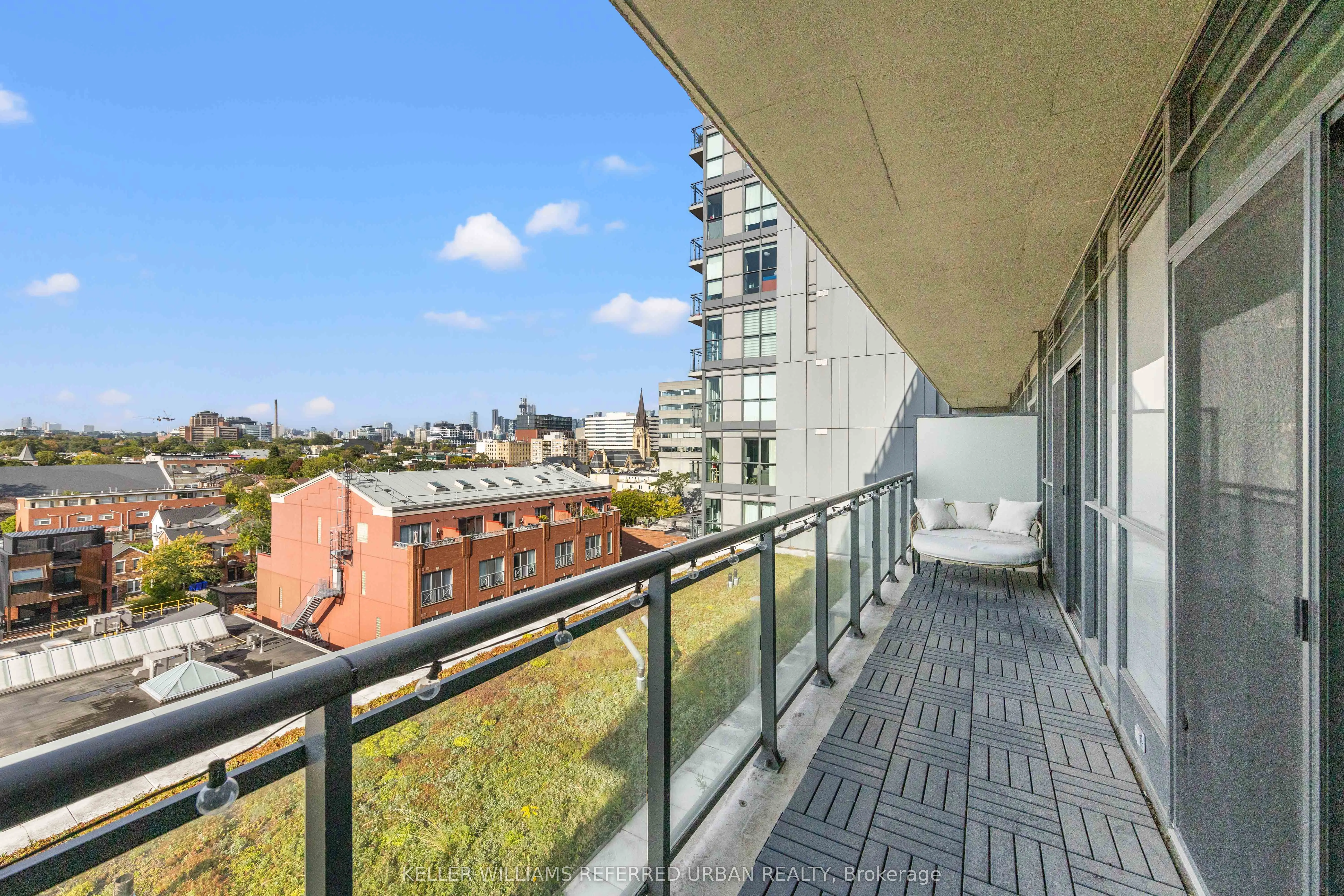775 King Street W, #811