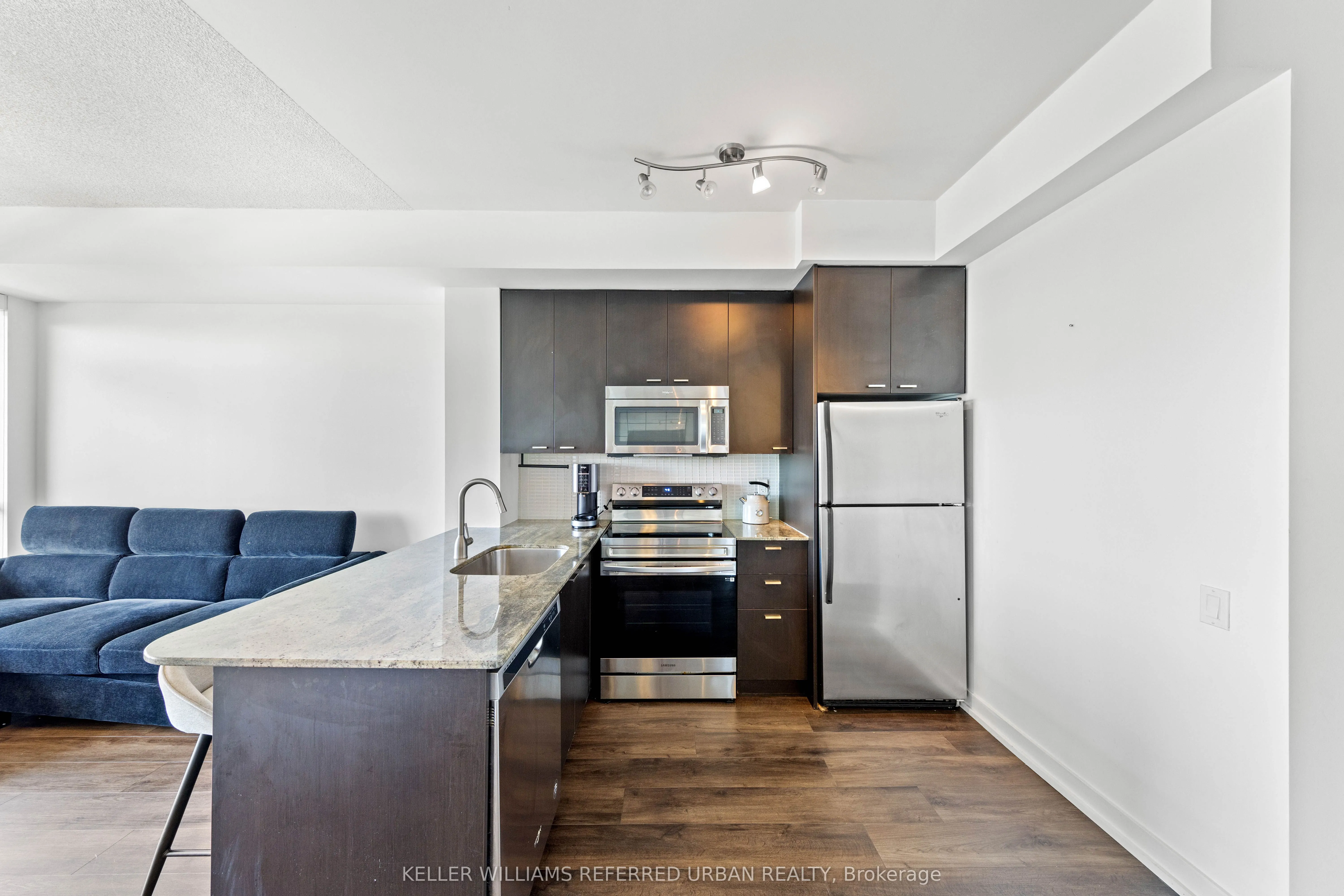 775 King Street W, #811