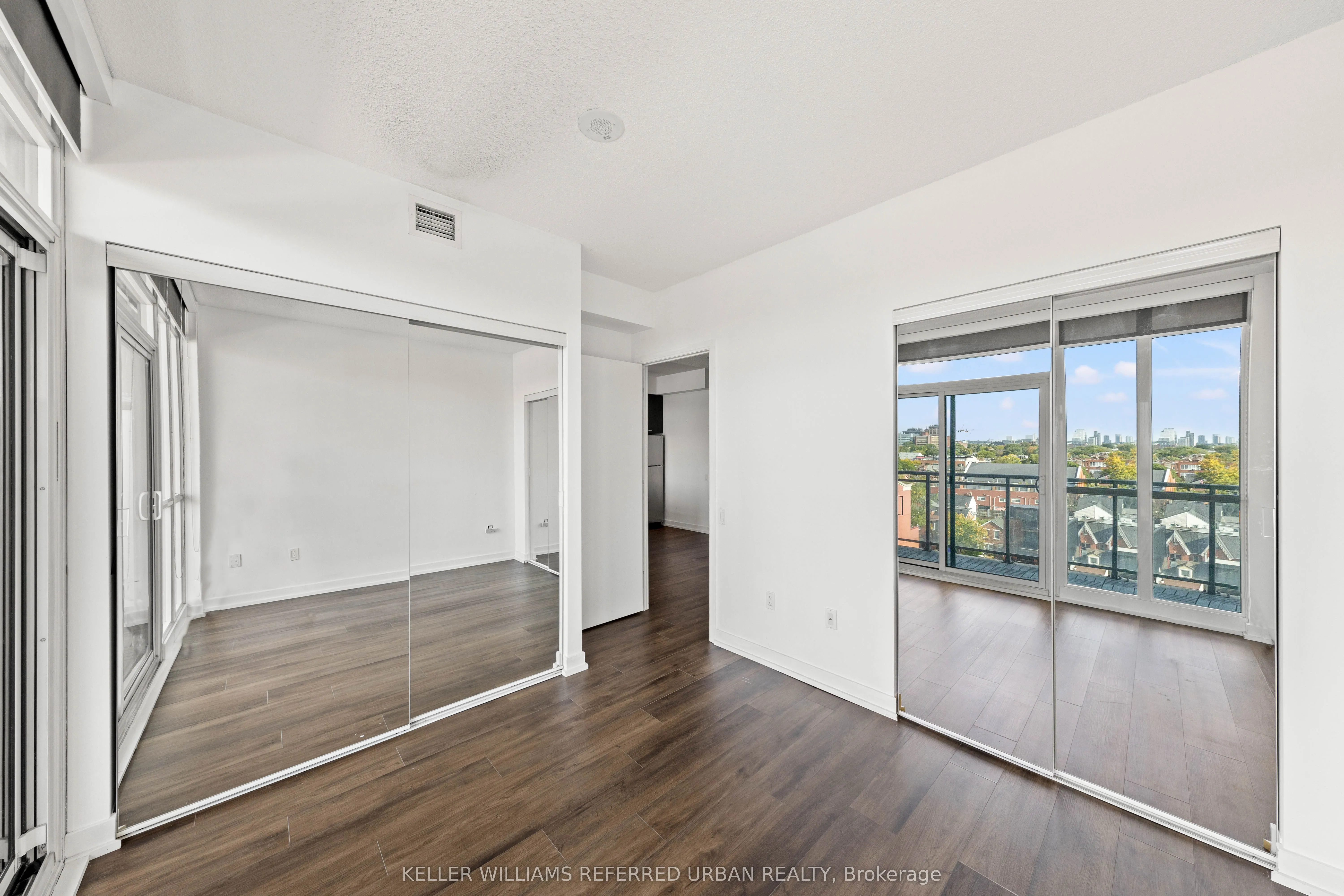 775 King Street W, #811
