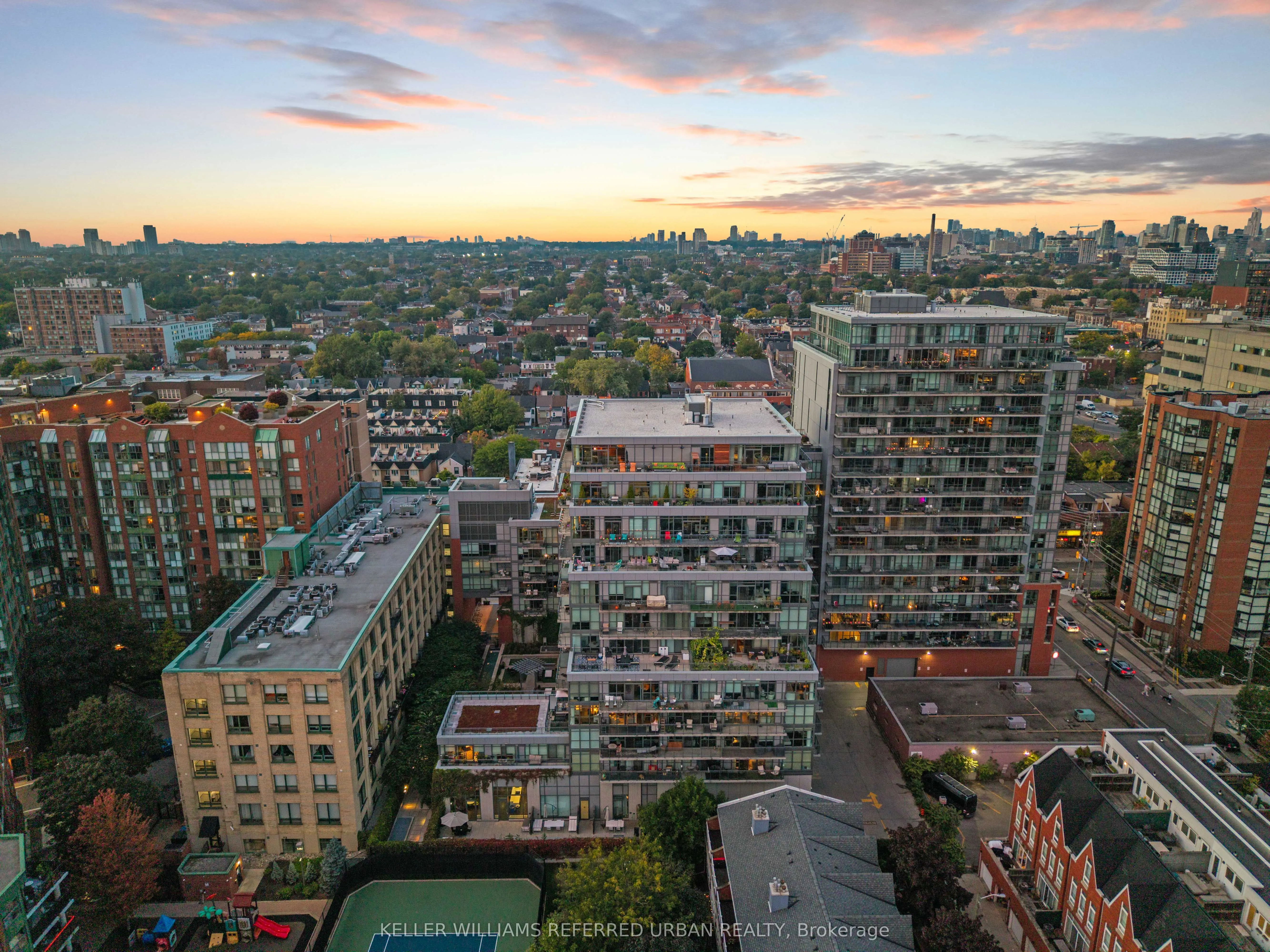 775 King Street W, #811