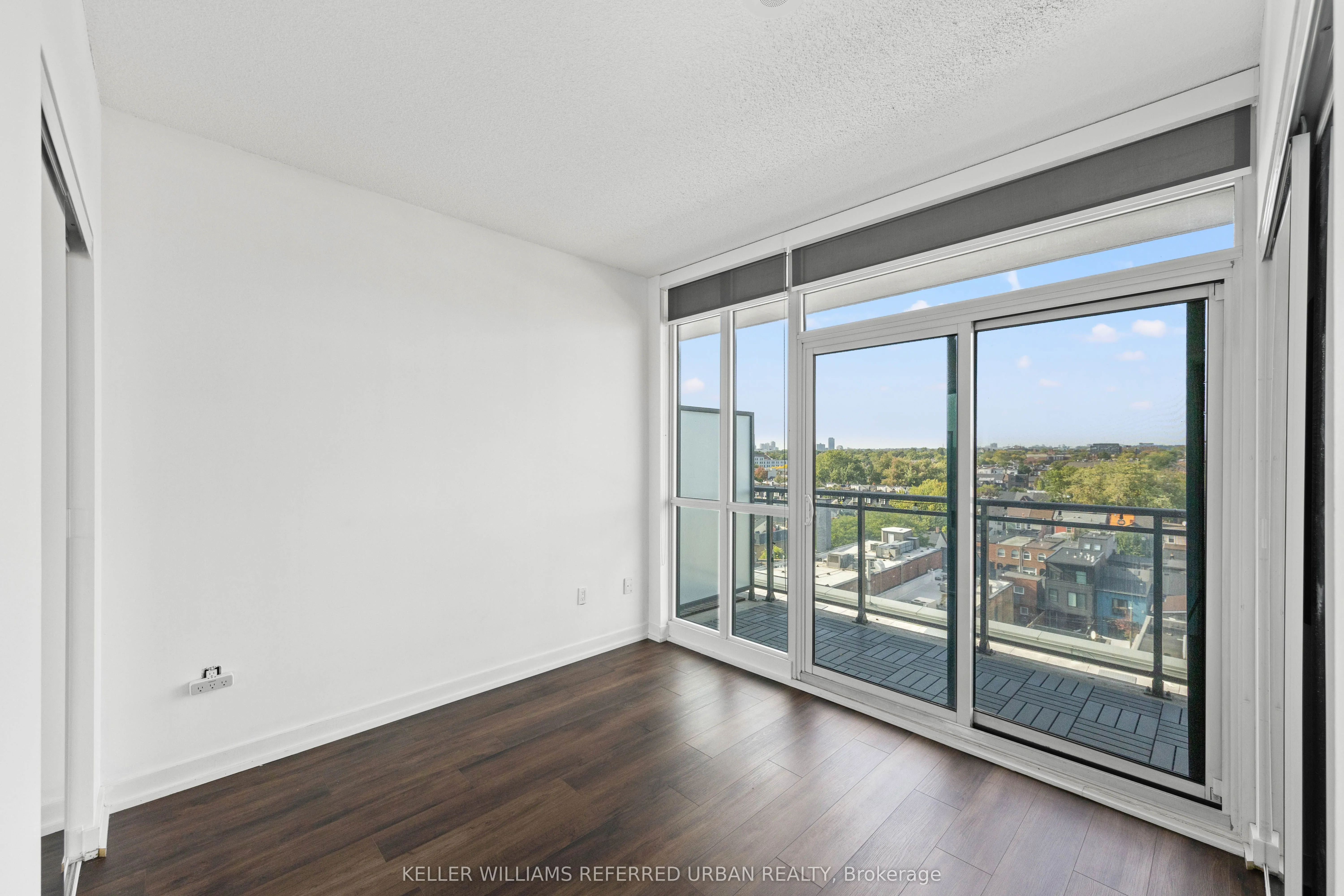 775 King Street W, #811