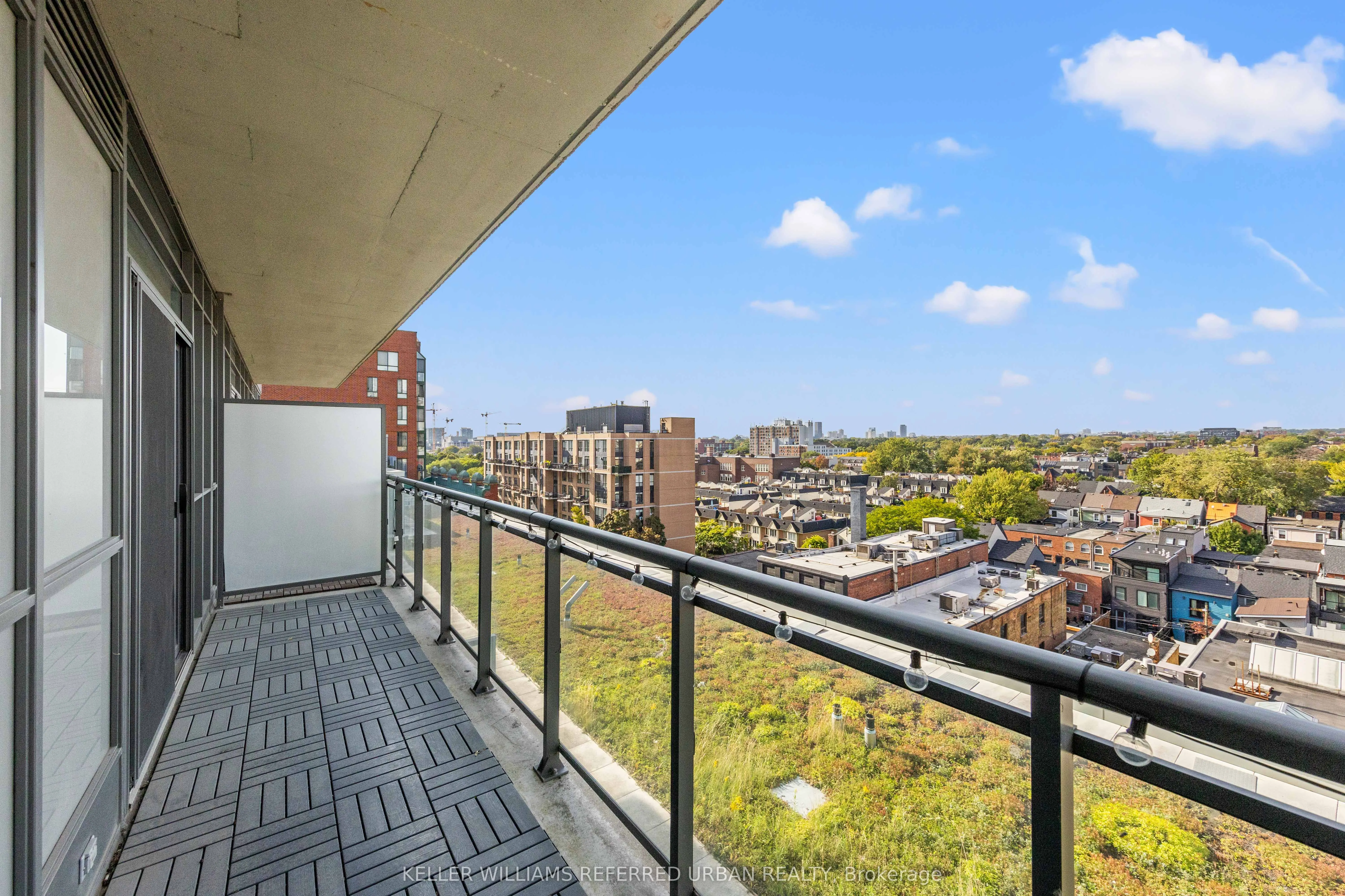 775 King Street W, #811