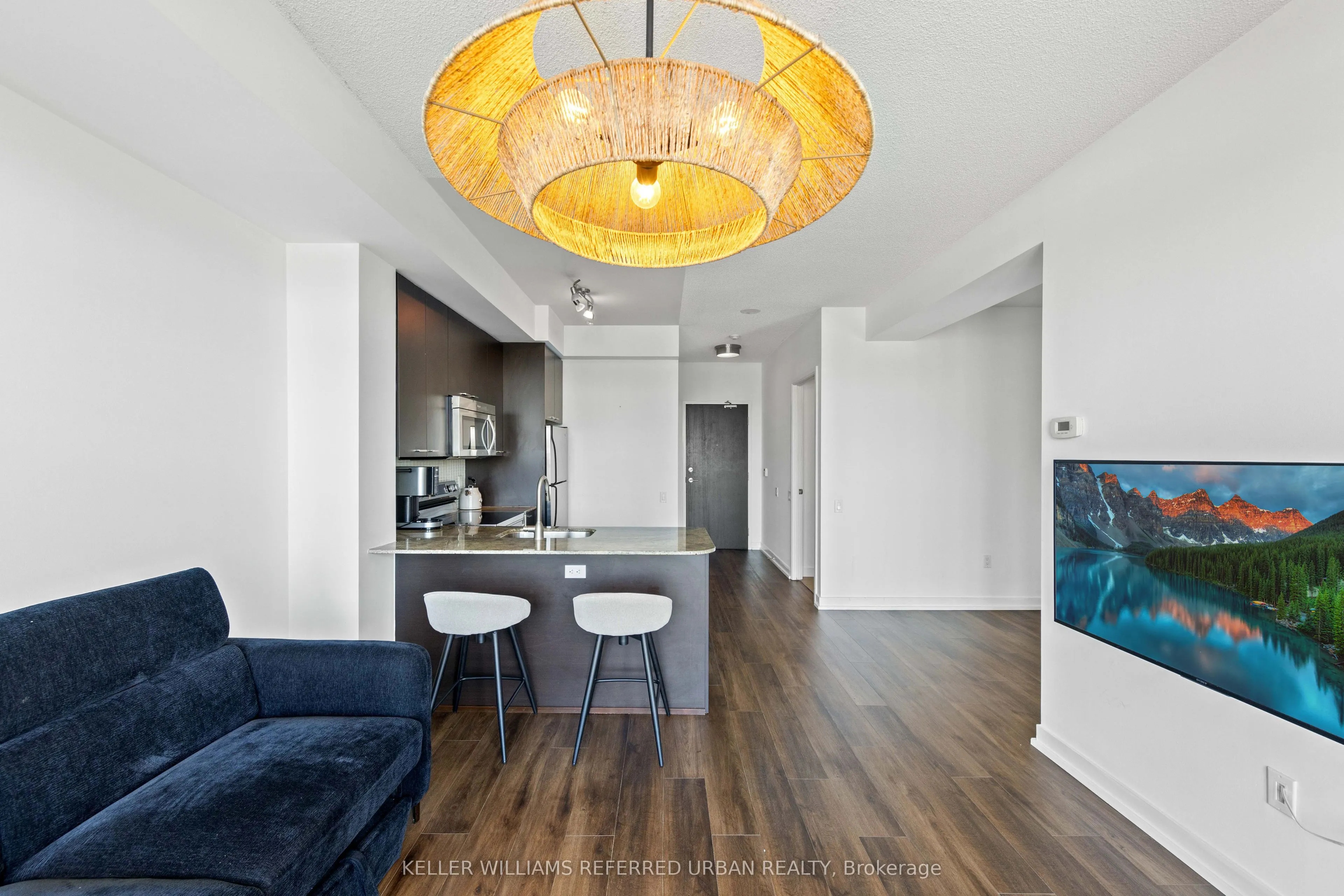 775 King Street W, #811