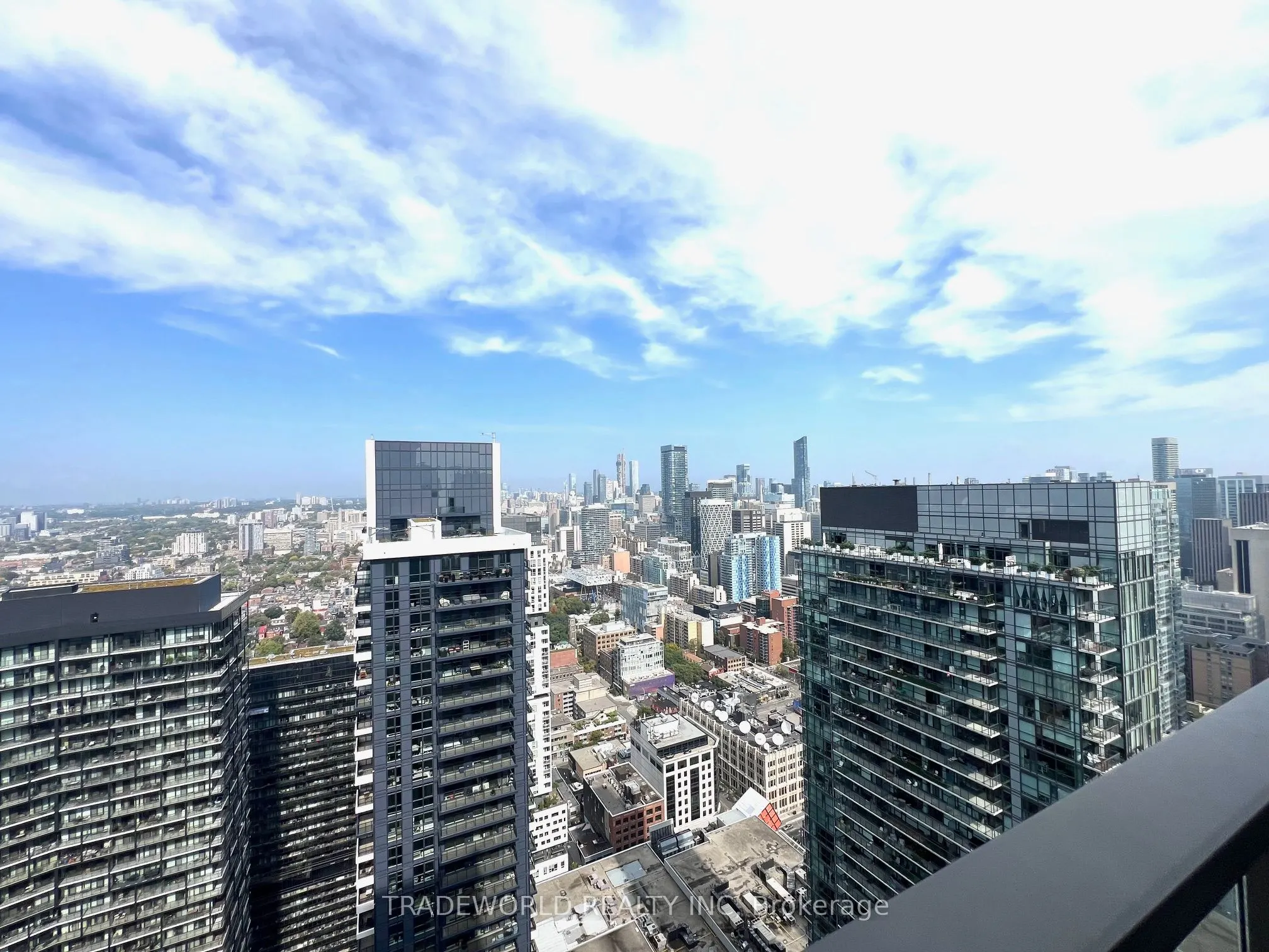 28 Widmer Street, #4927