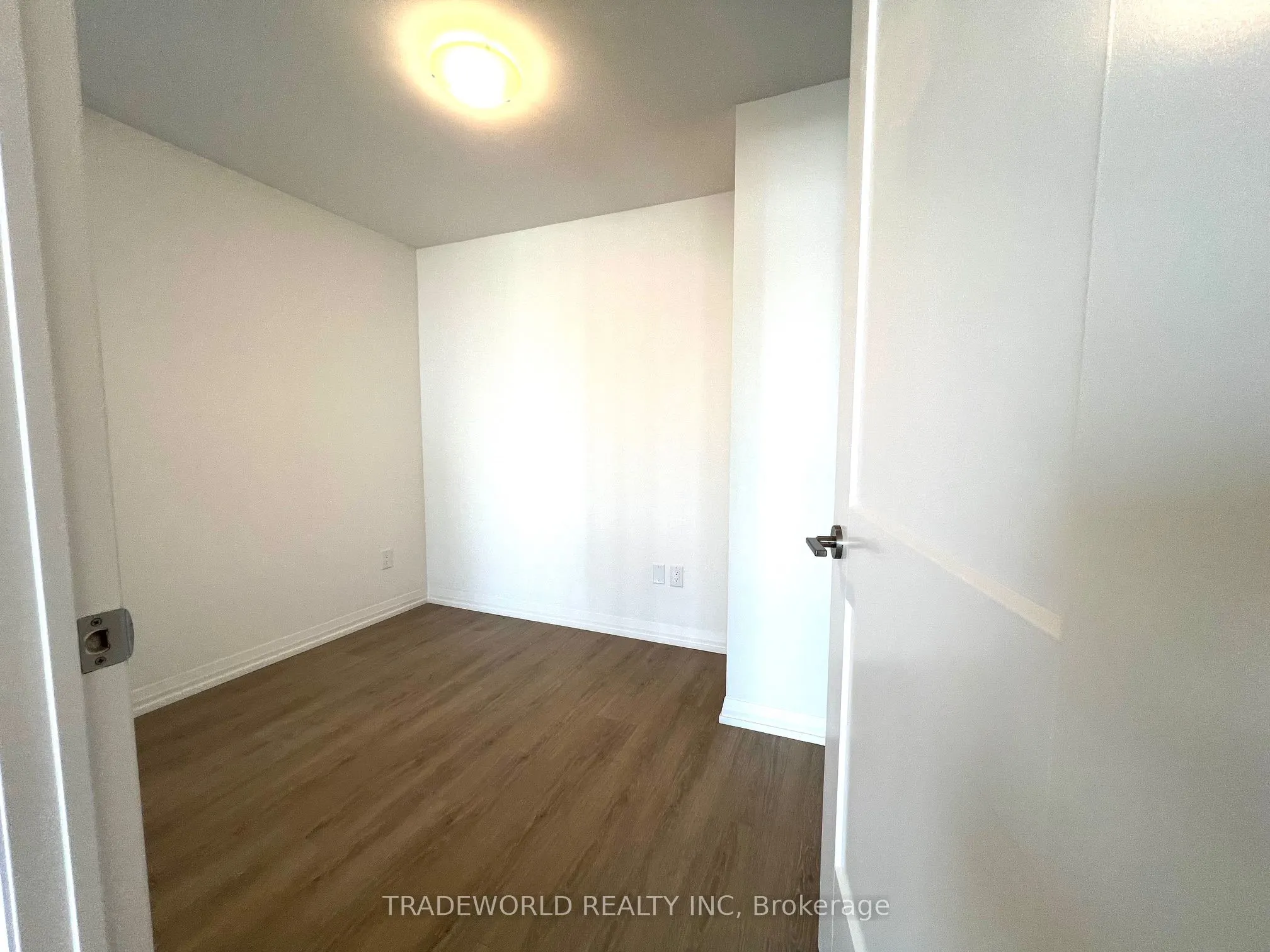 28 Widmer Street, #4927