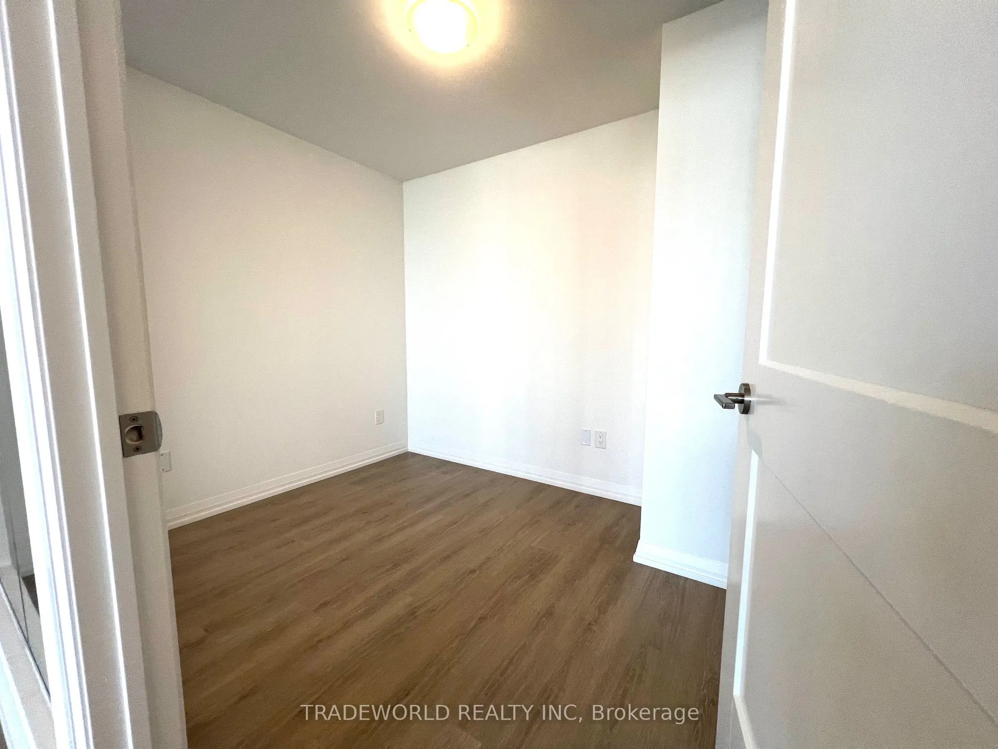28 Widmer Street, #4927