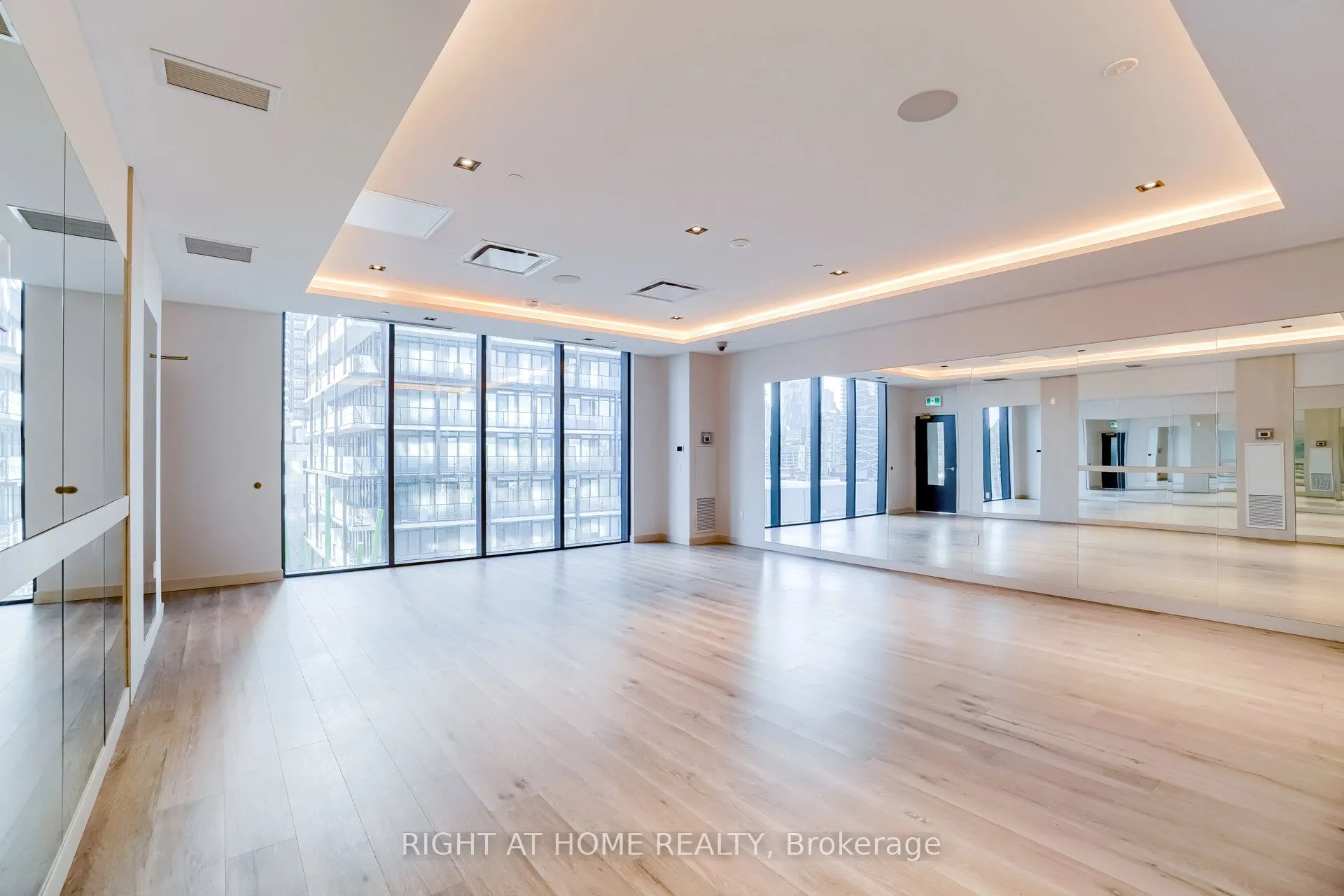 330 Richmond Street W, #2301