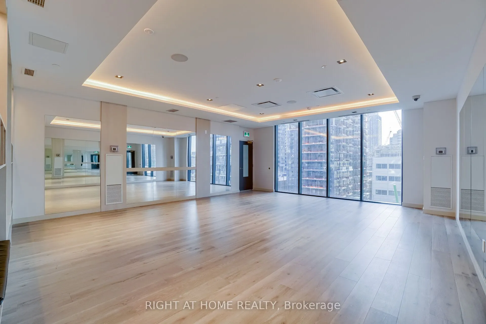 330 Richmond Street W, #2301
