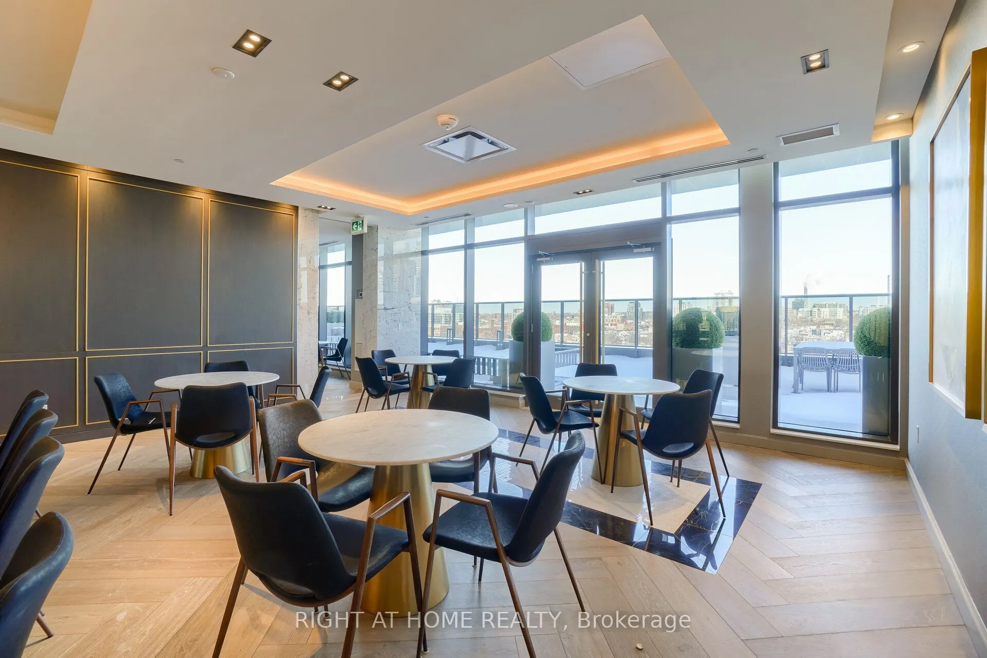330 Richmond Street W, #2301