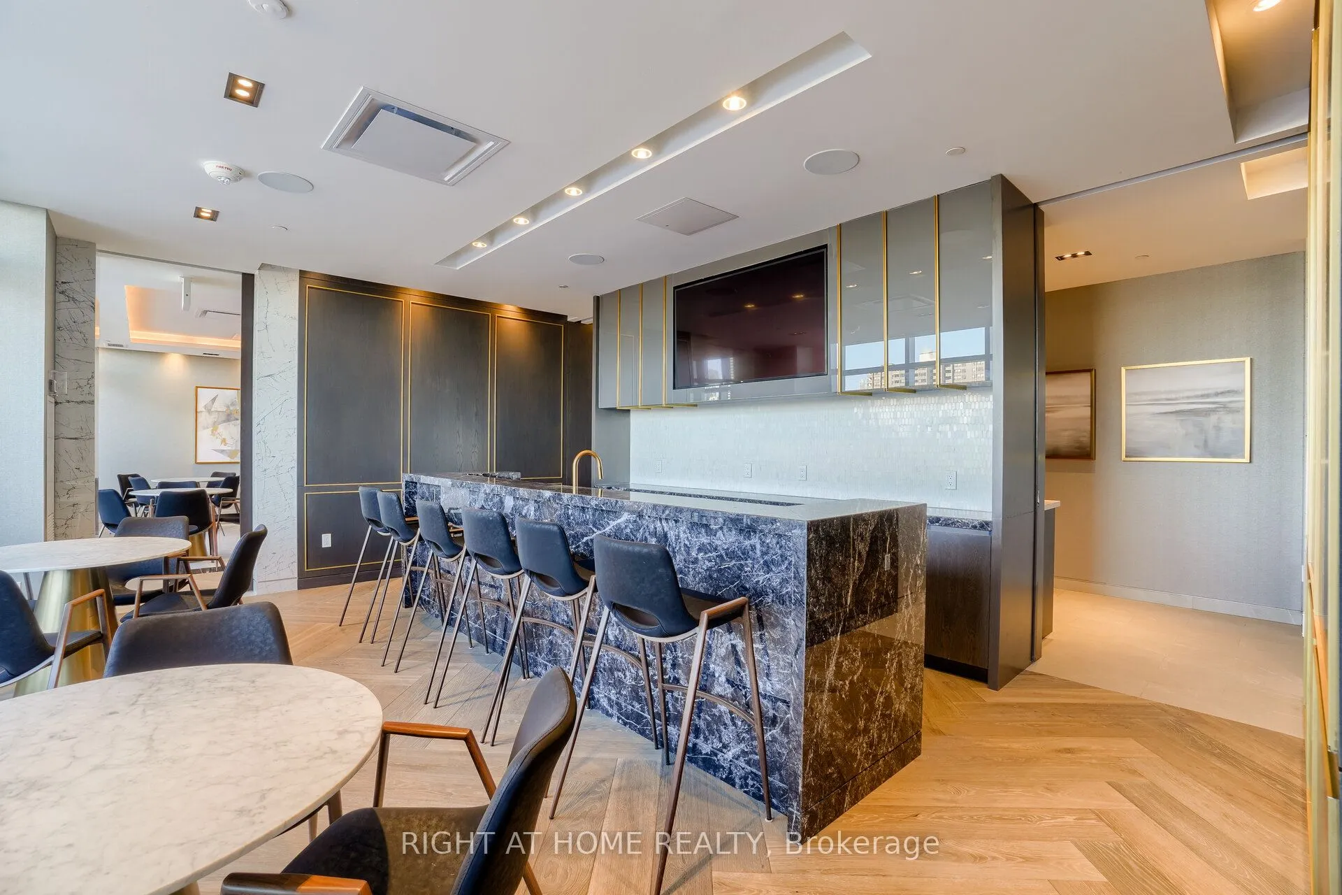 330 Richmond Street W, #2301