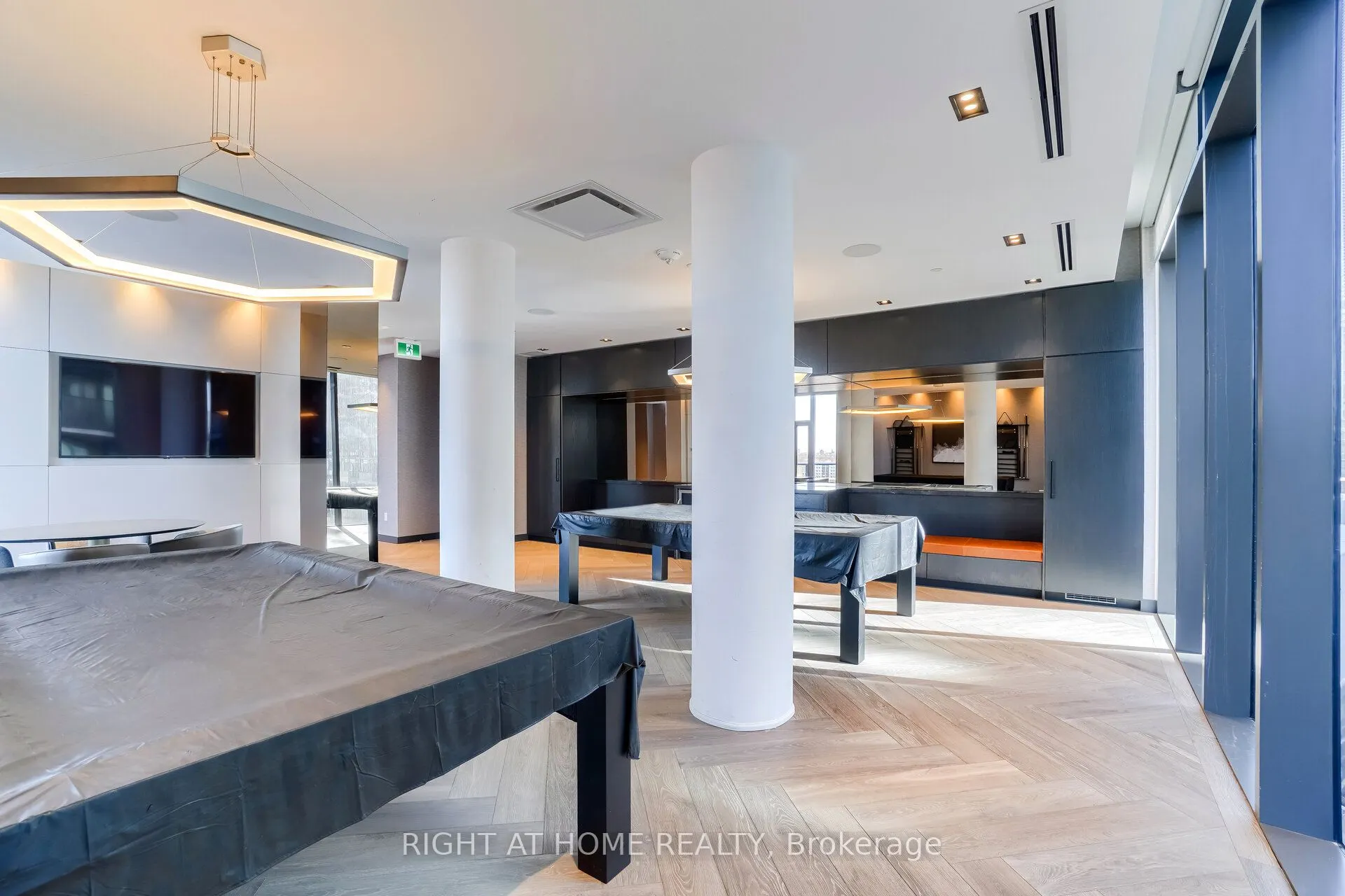 330 Richmond Street W, #2301