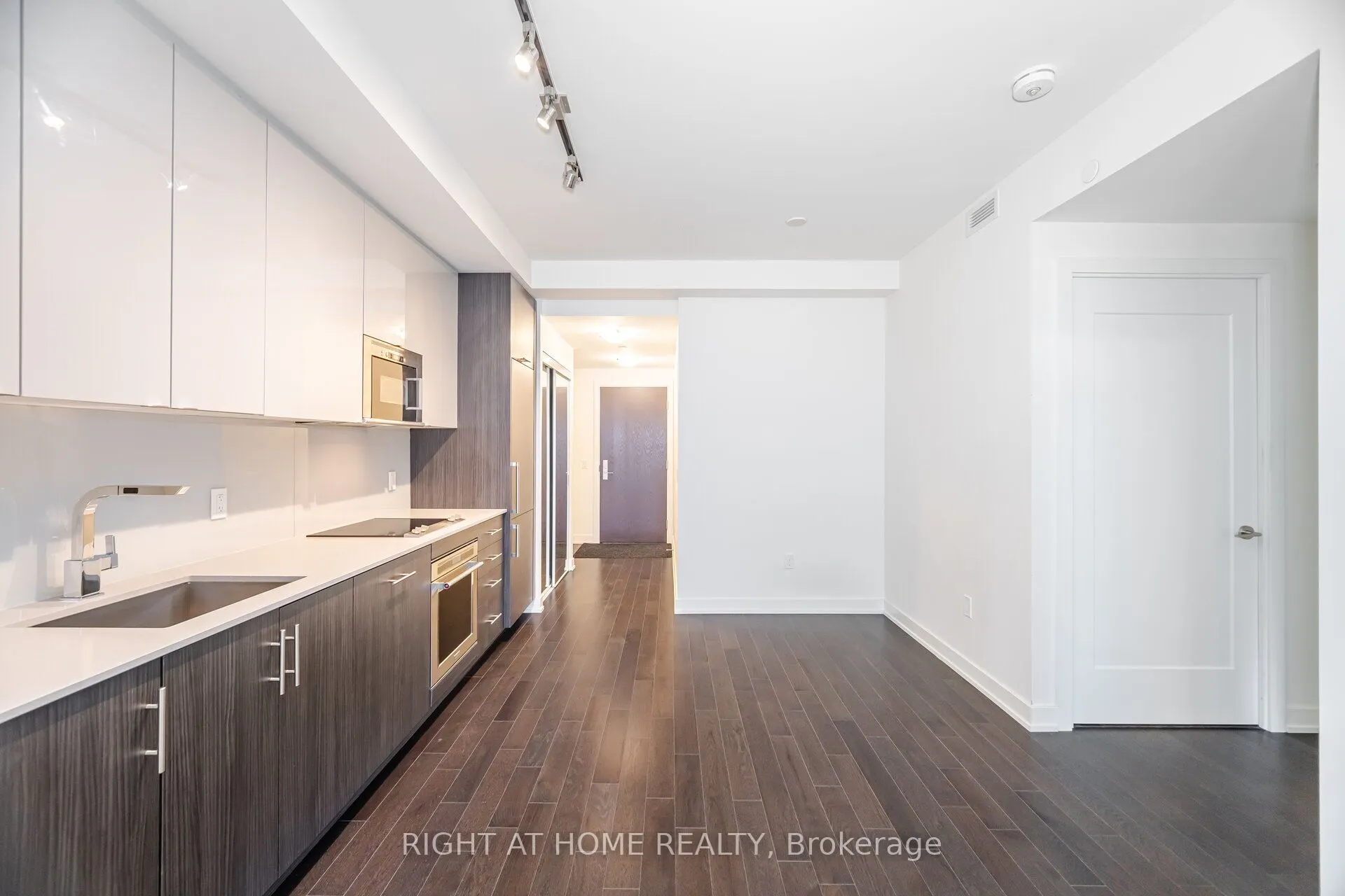 330 Richmond Street W, #2301