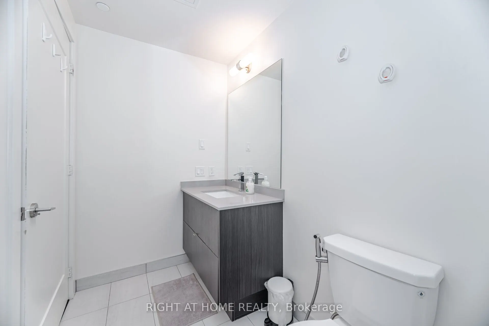 330 Richmond Street W, #2301