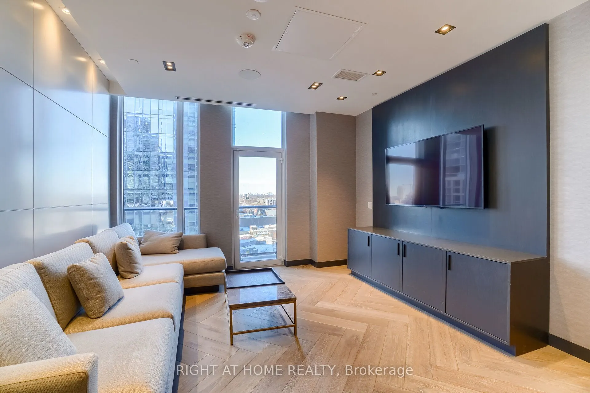 330 Richmond Street W, #2301