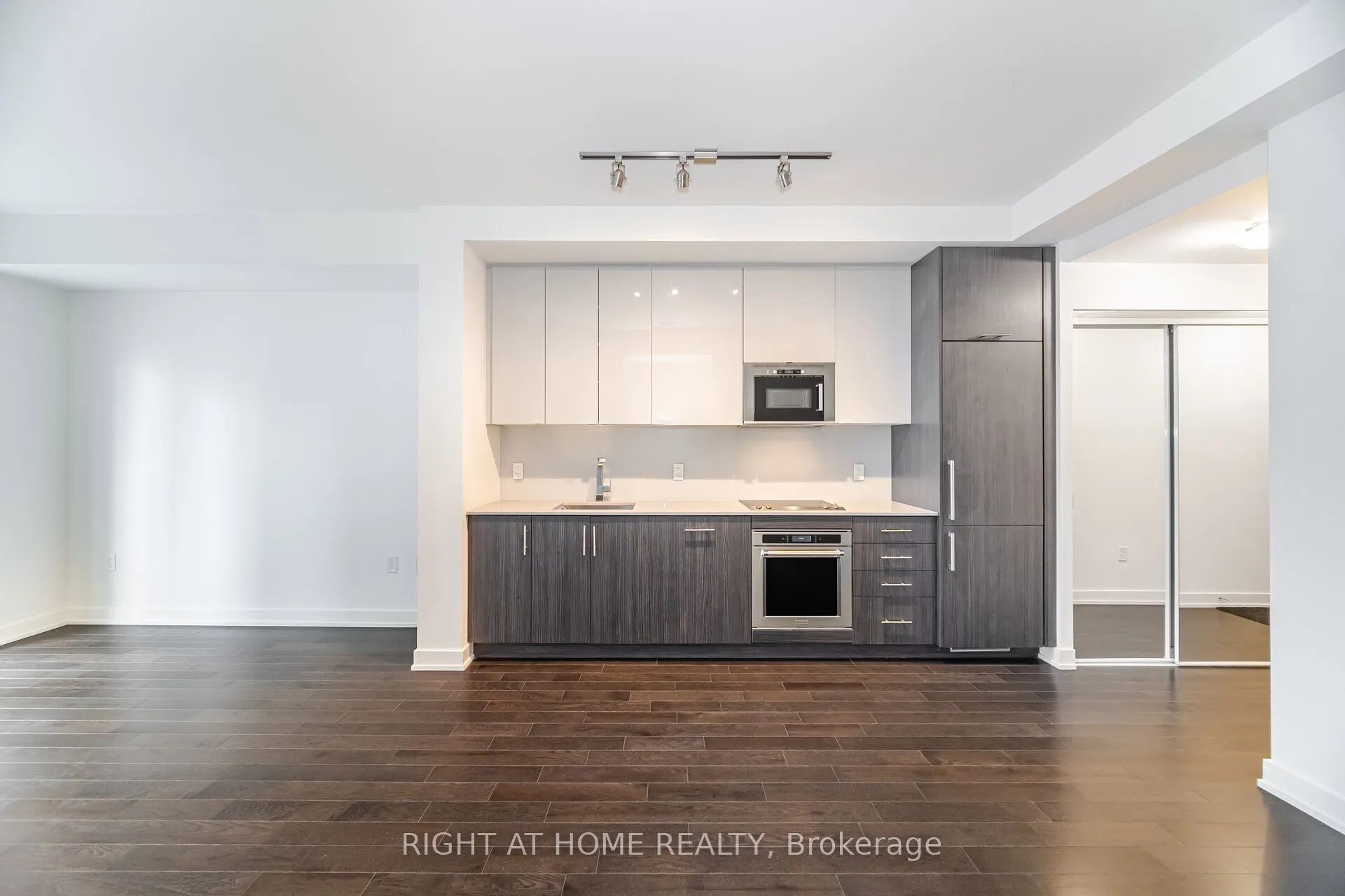 330 Richmond Street W, #2301