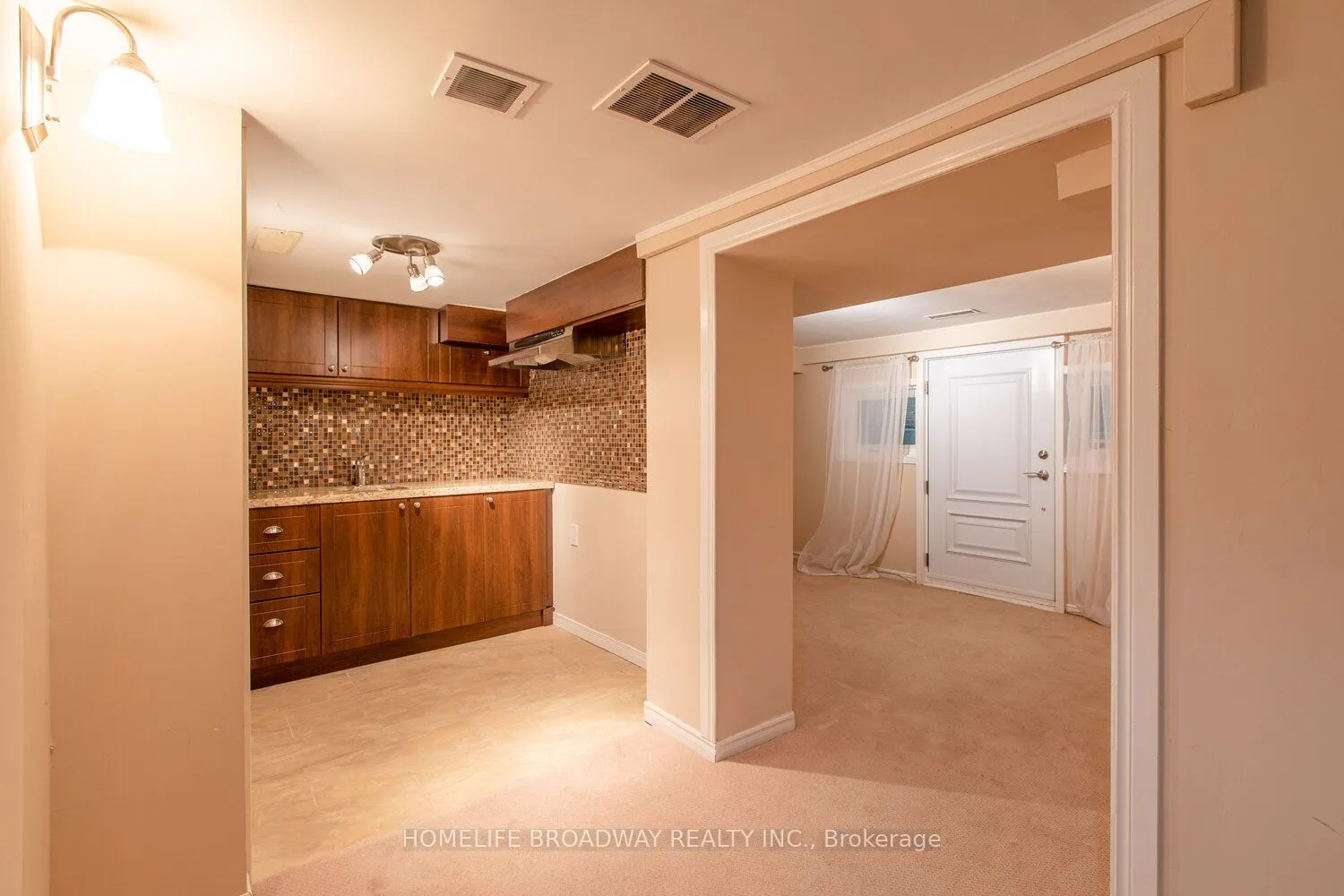 8 Walder Avenue