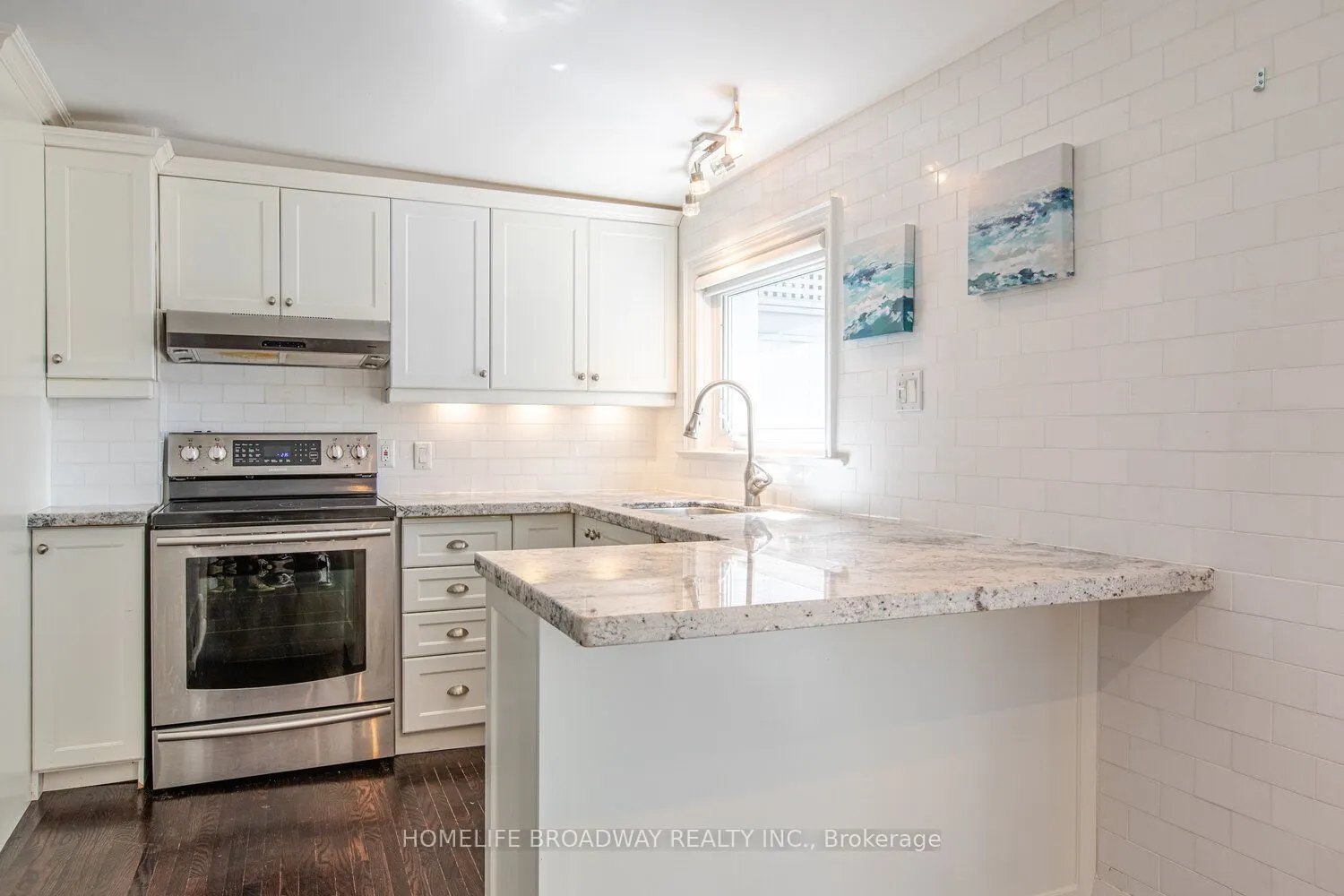 8 Walder Avenue