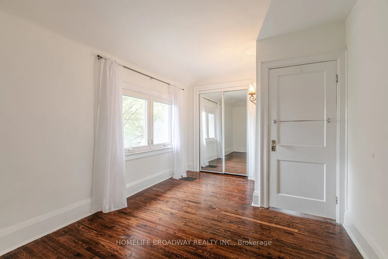 8 Walder Avenue