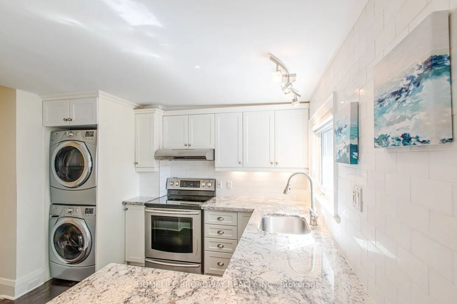 8 Walder Avenue
