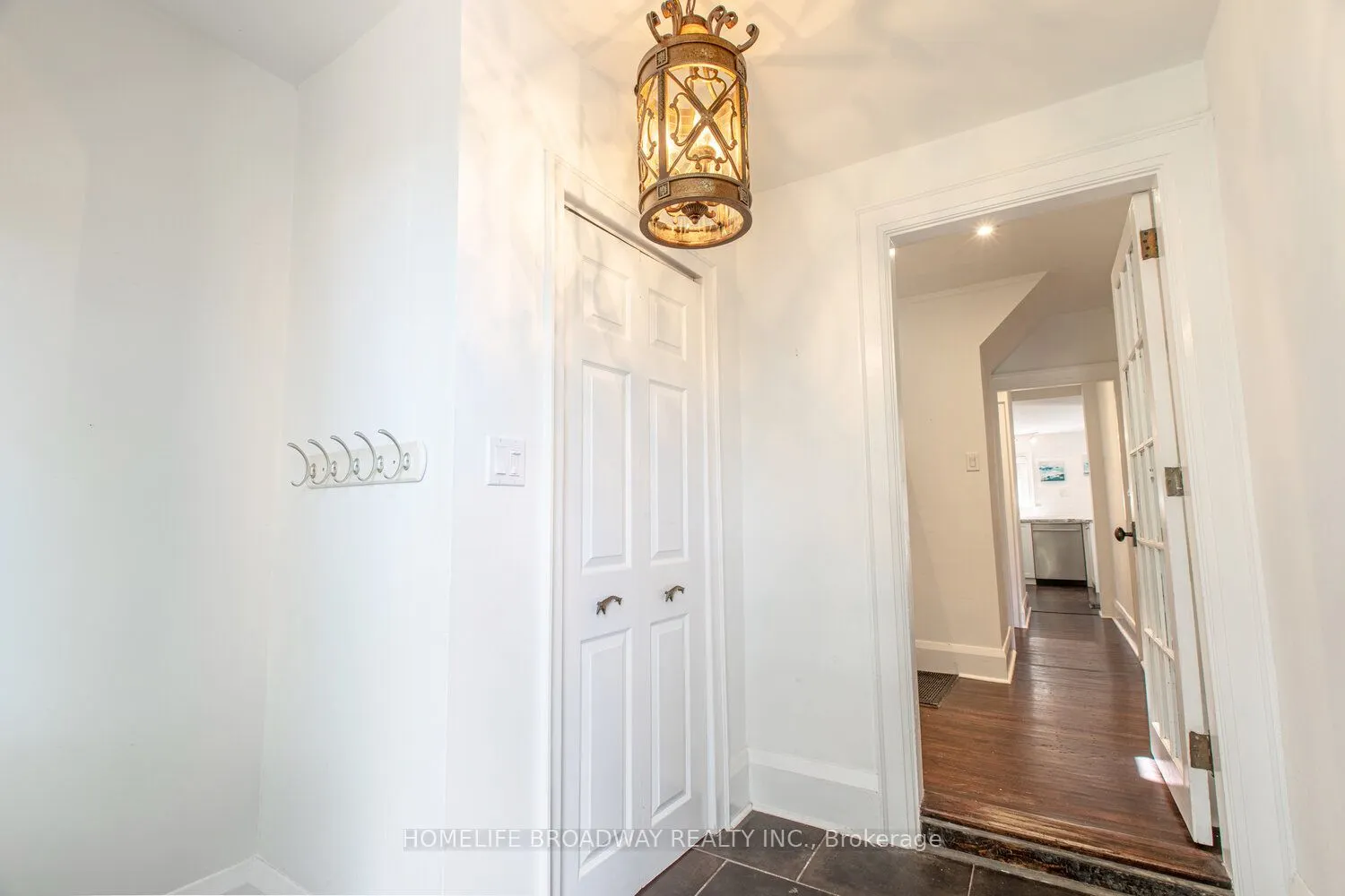 8 Walder Avenue
