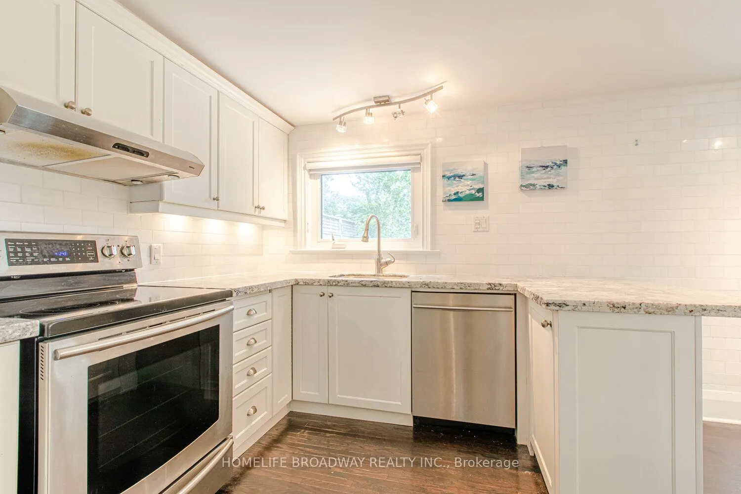 8 Walder Avenue