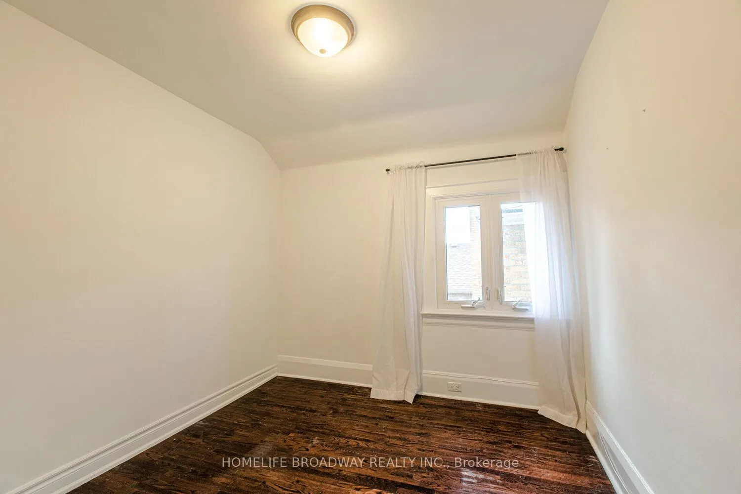 8 Walder Avenue