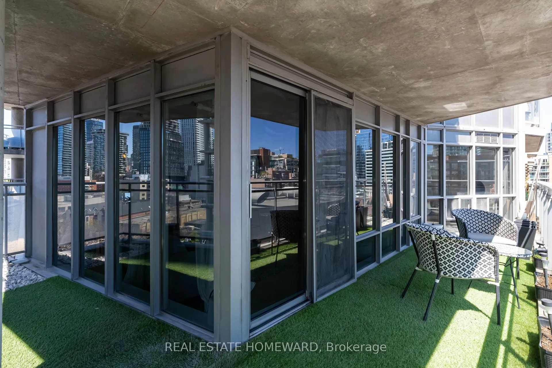 255 Richmond Street E, #1004