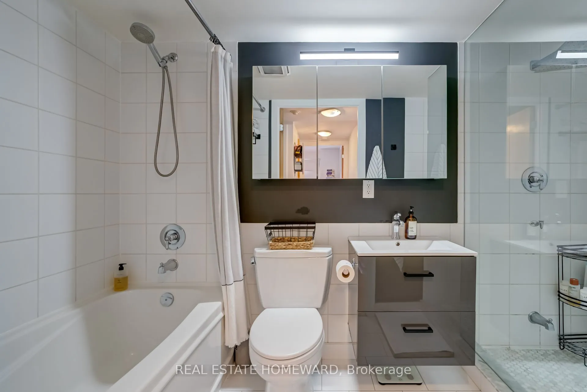 255 Richmond Street E, #1004