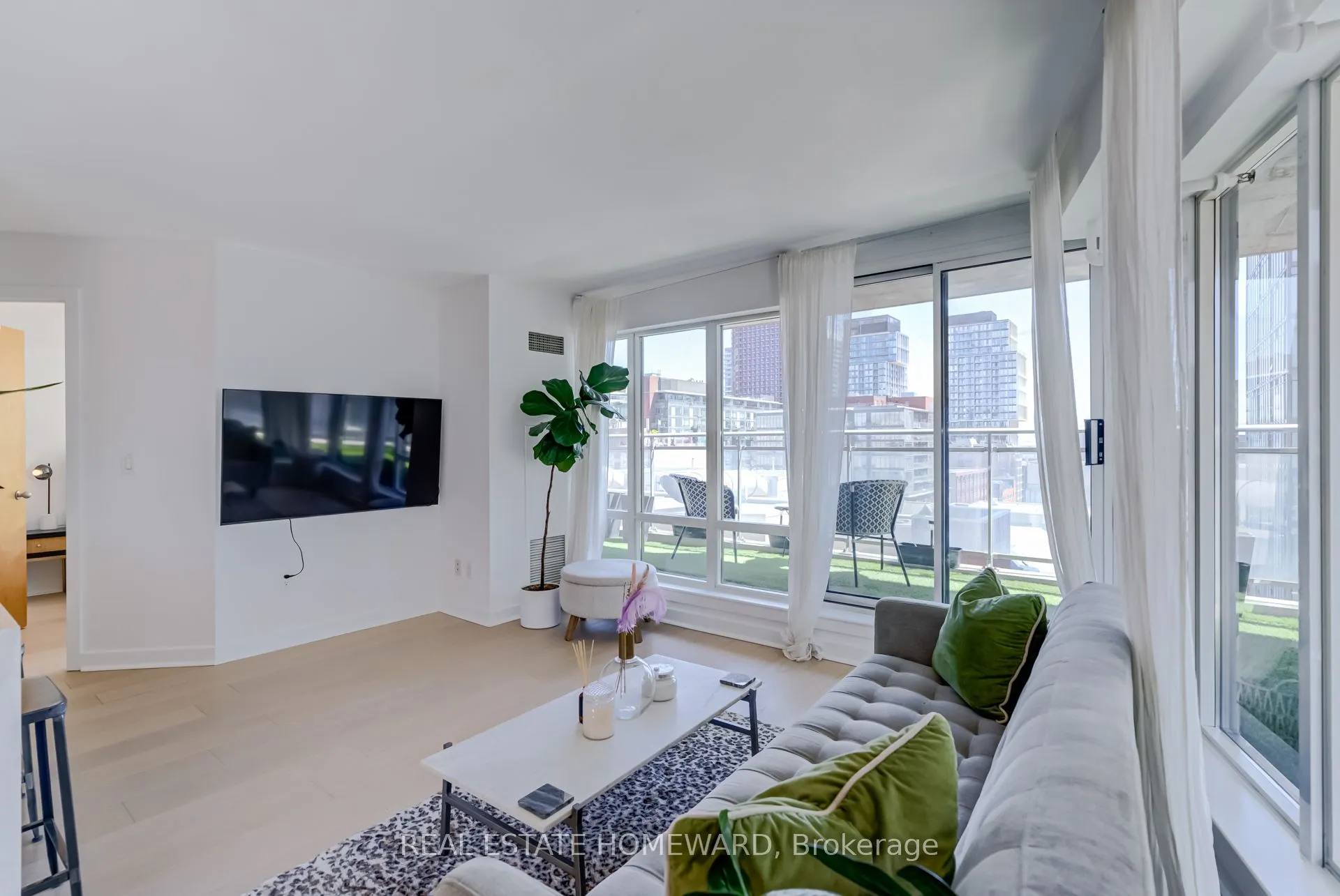 255 Richmond Street E, #1004