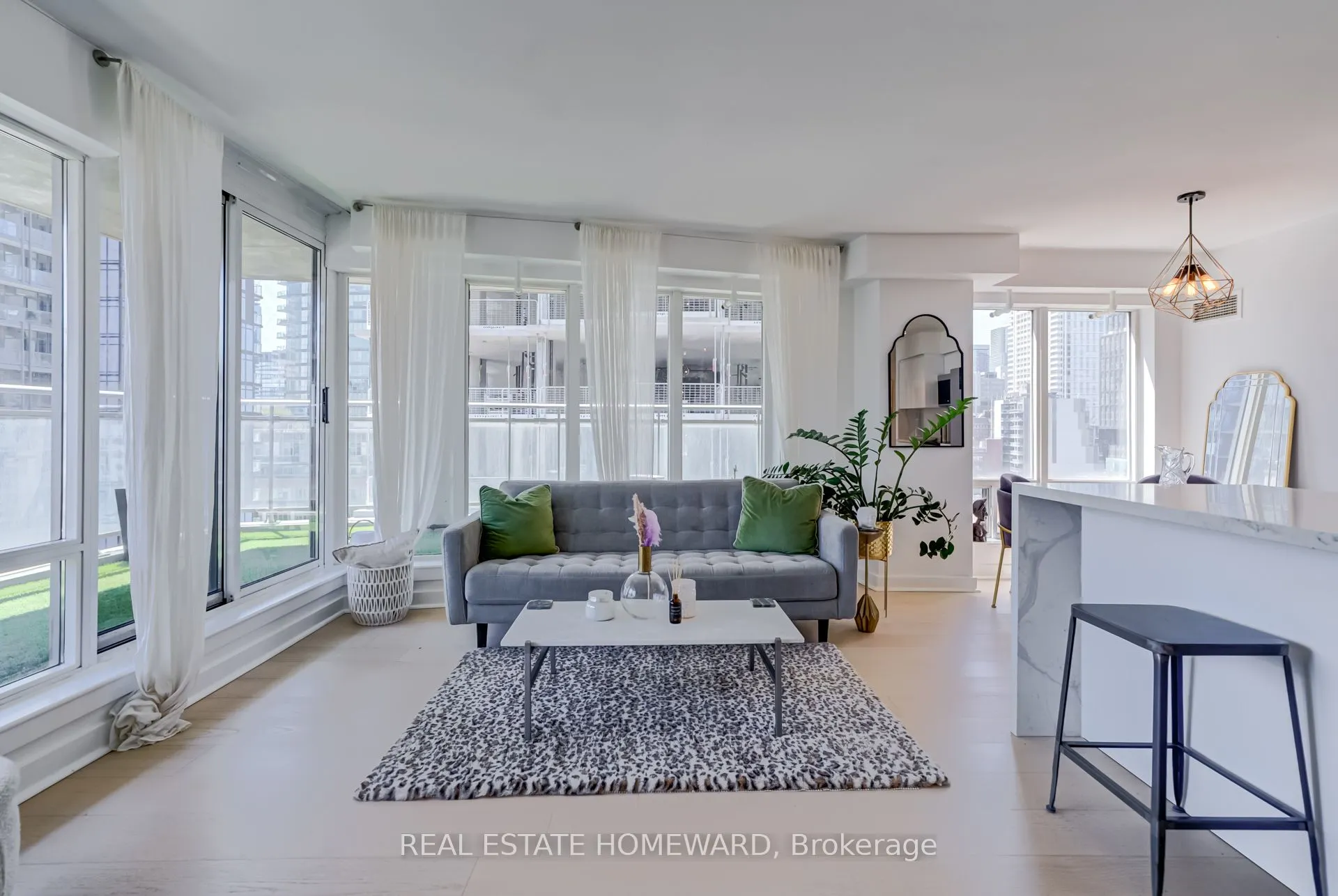 255 Richmond Street E, #1004