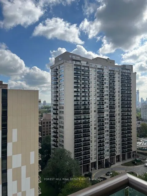 320 Tweedsmuir Avenue, #1604