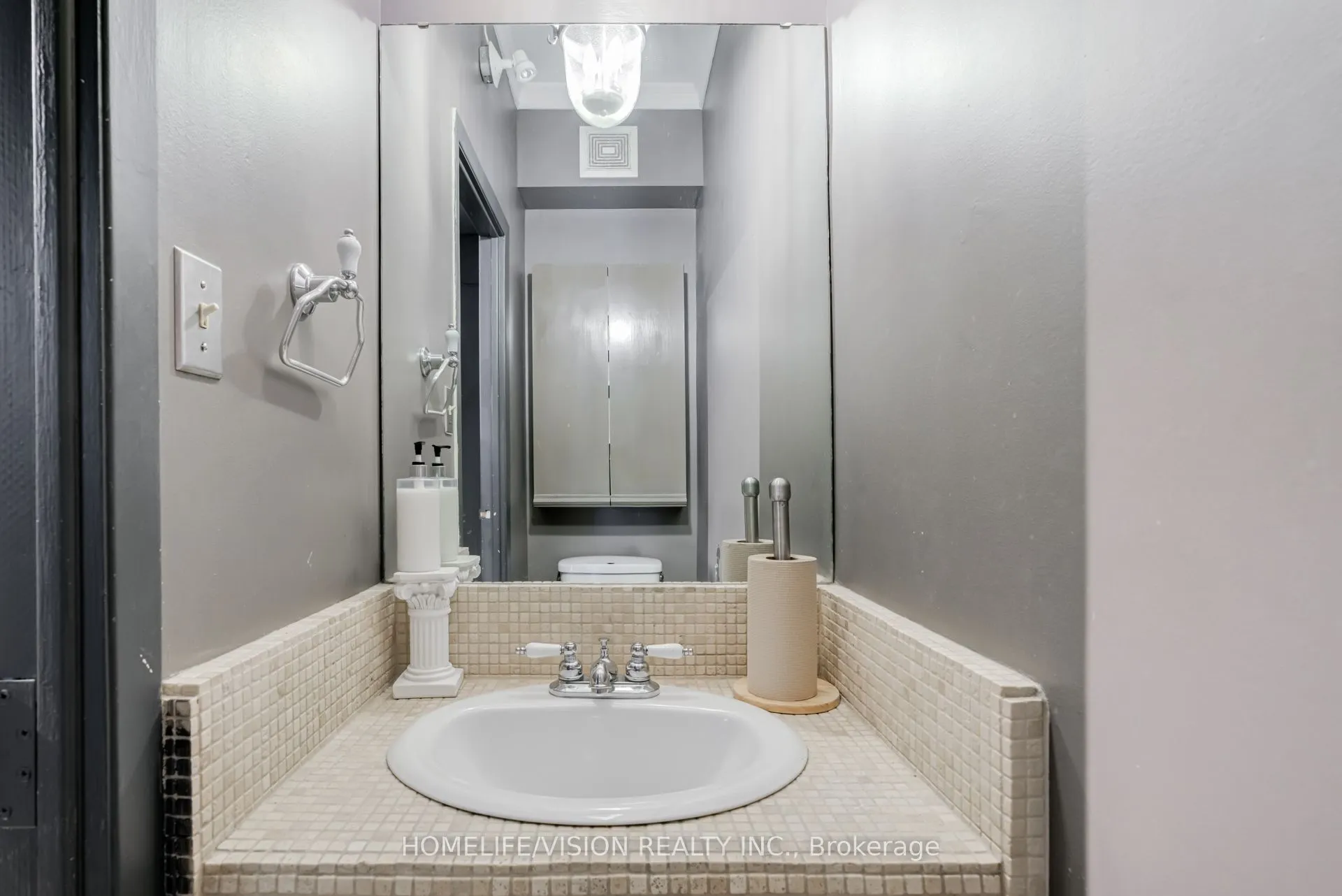 290 Gerrard Street, #1