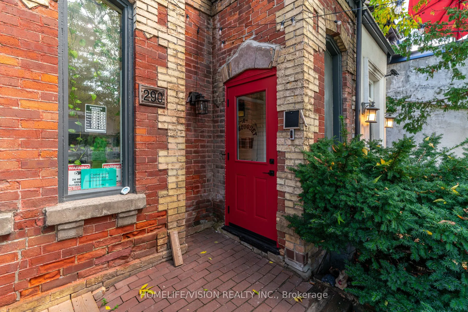 290 Gerrard Street, #1