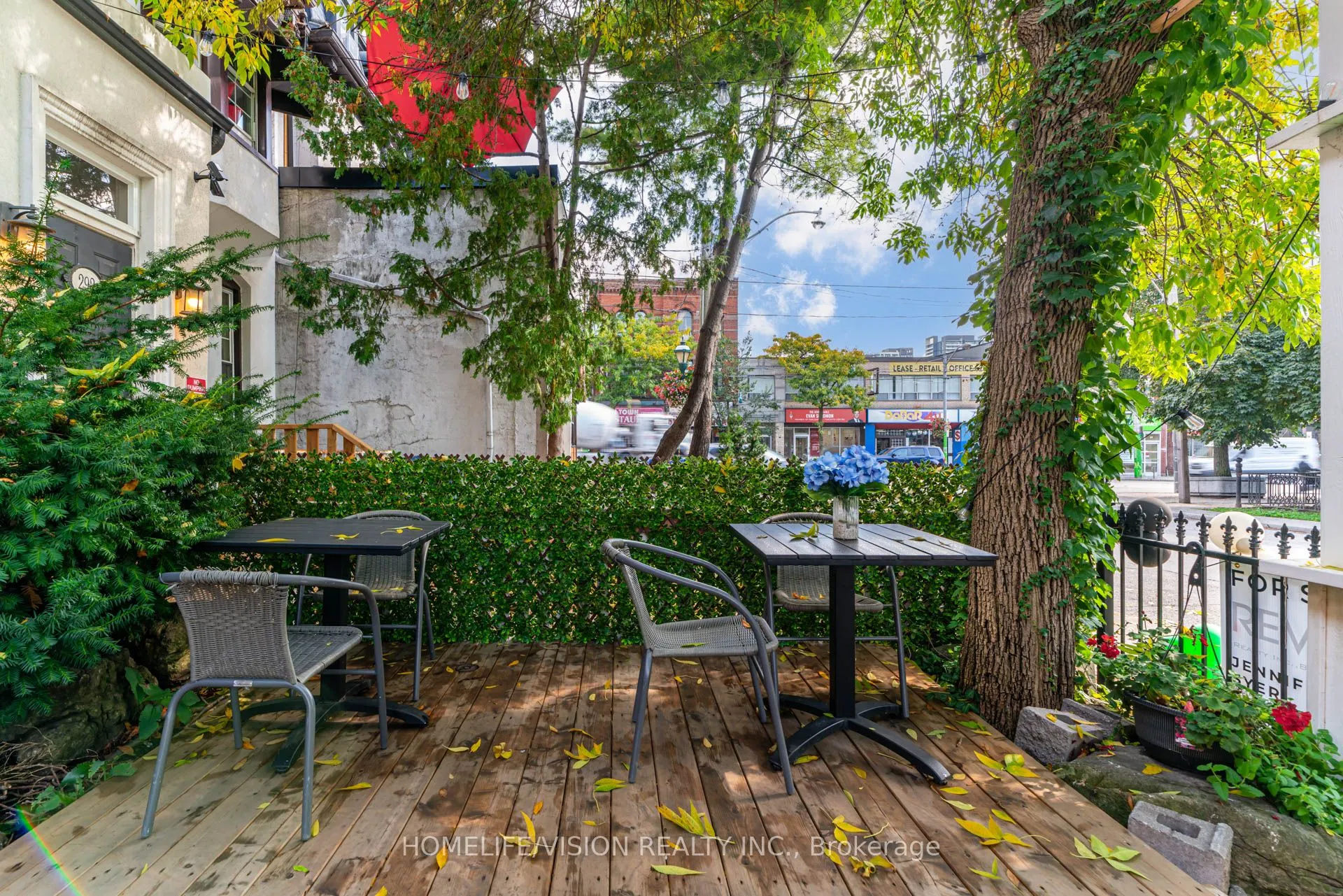 290 Gerrard Street, #1