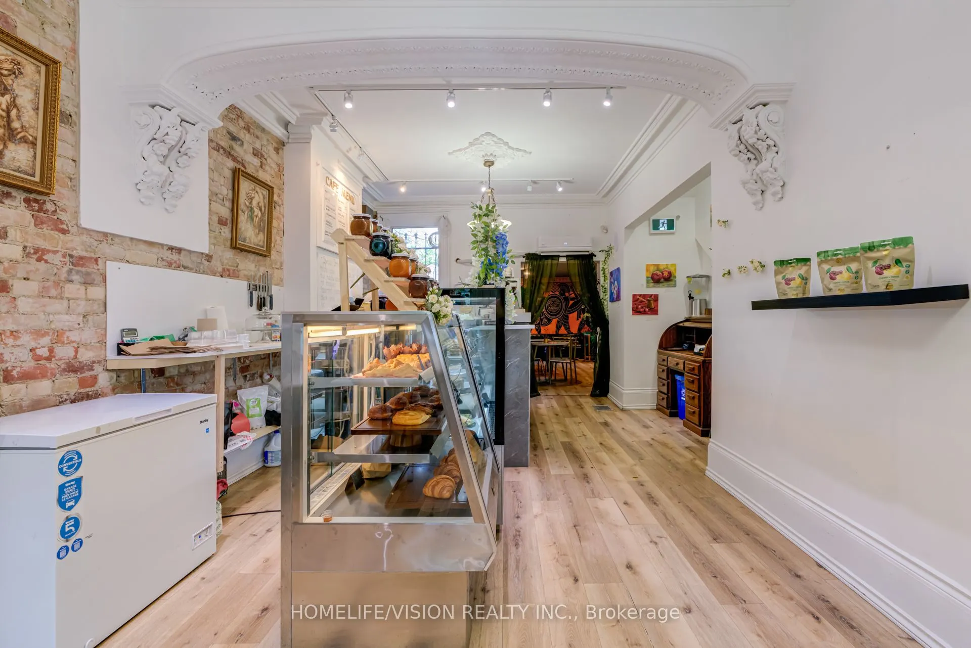 290 Gerrard Street, #1