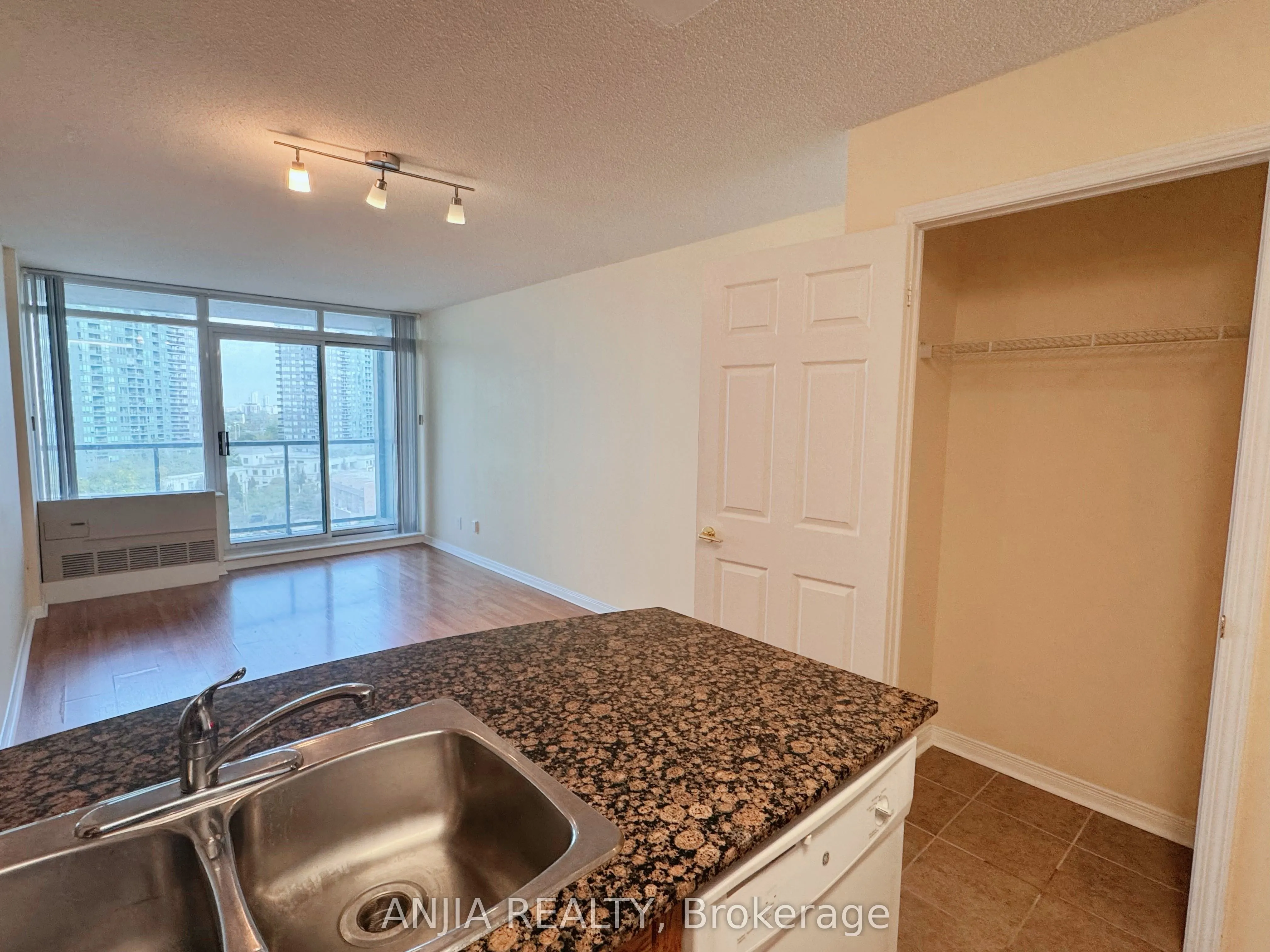 5508 Yonge Street, #1107