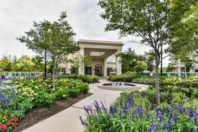 10 Bloorview Place, #801