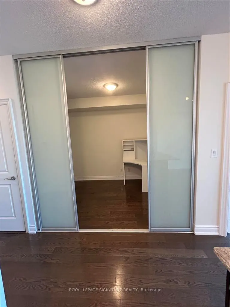 10 Bloorview Place, #801