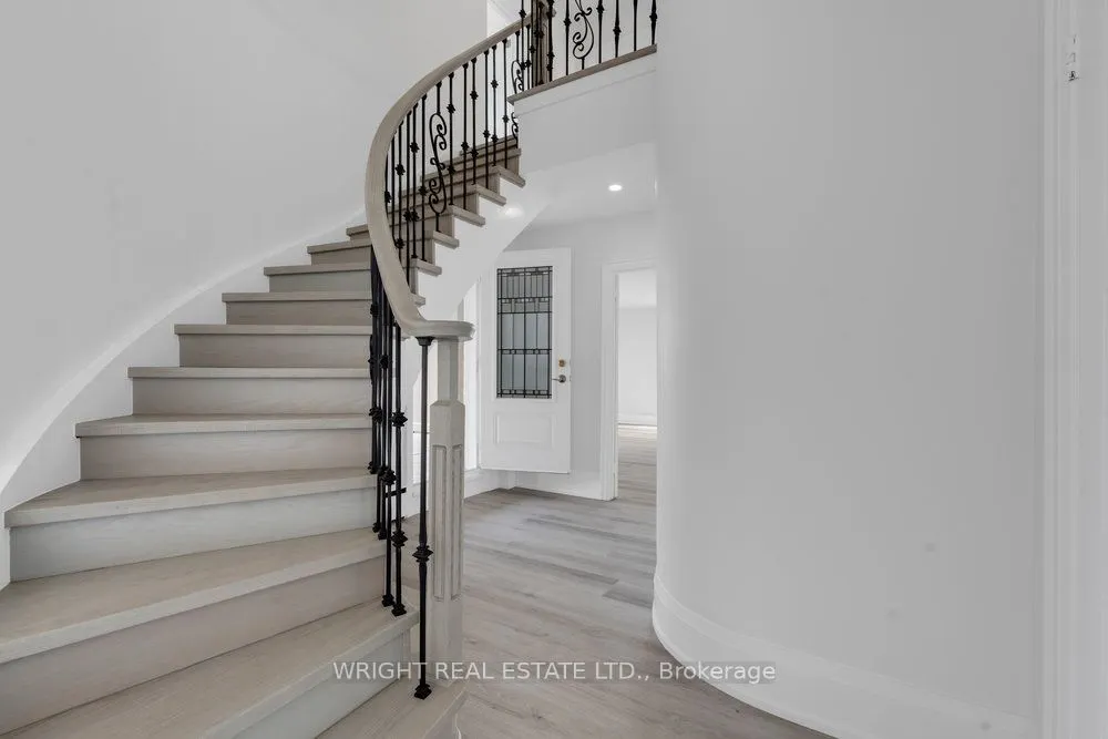 400 Walmer Road, #PH 5