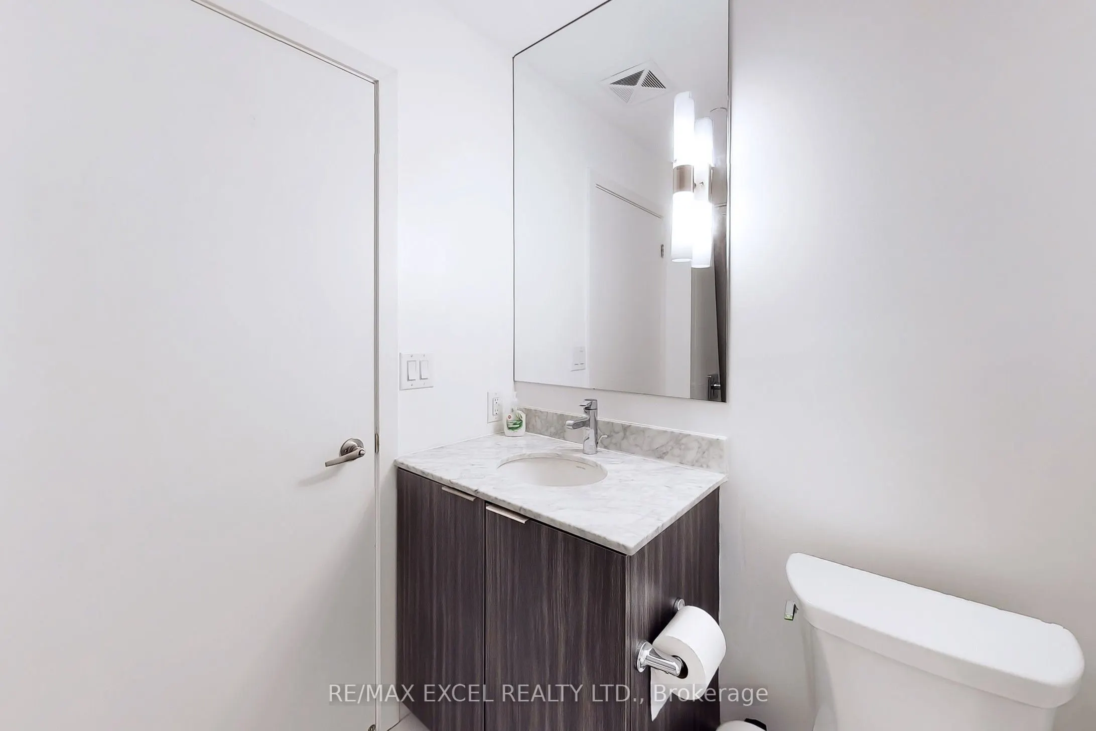 955 Bay Street, #404
