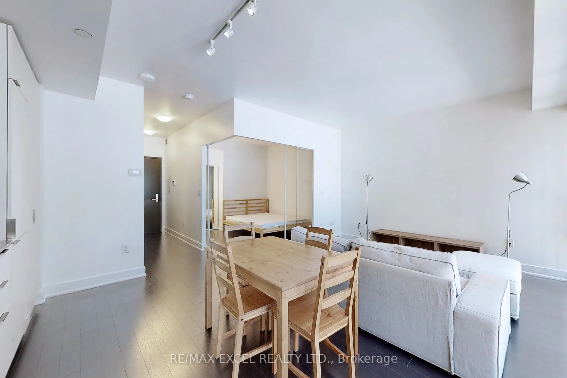 955 Bay Street, #404