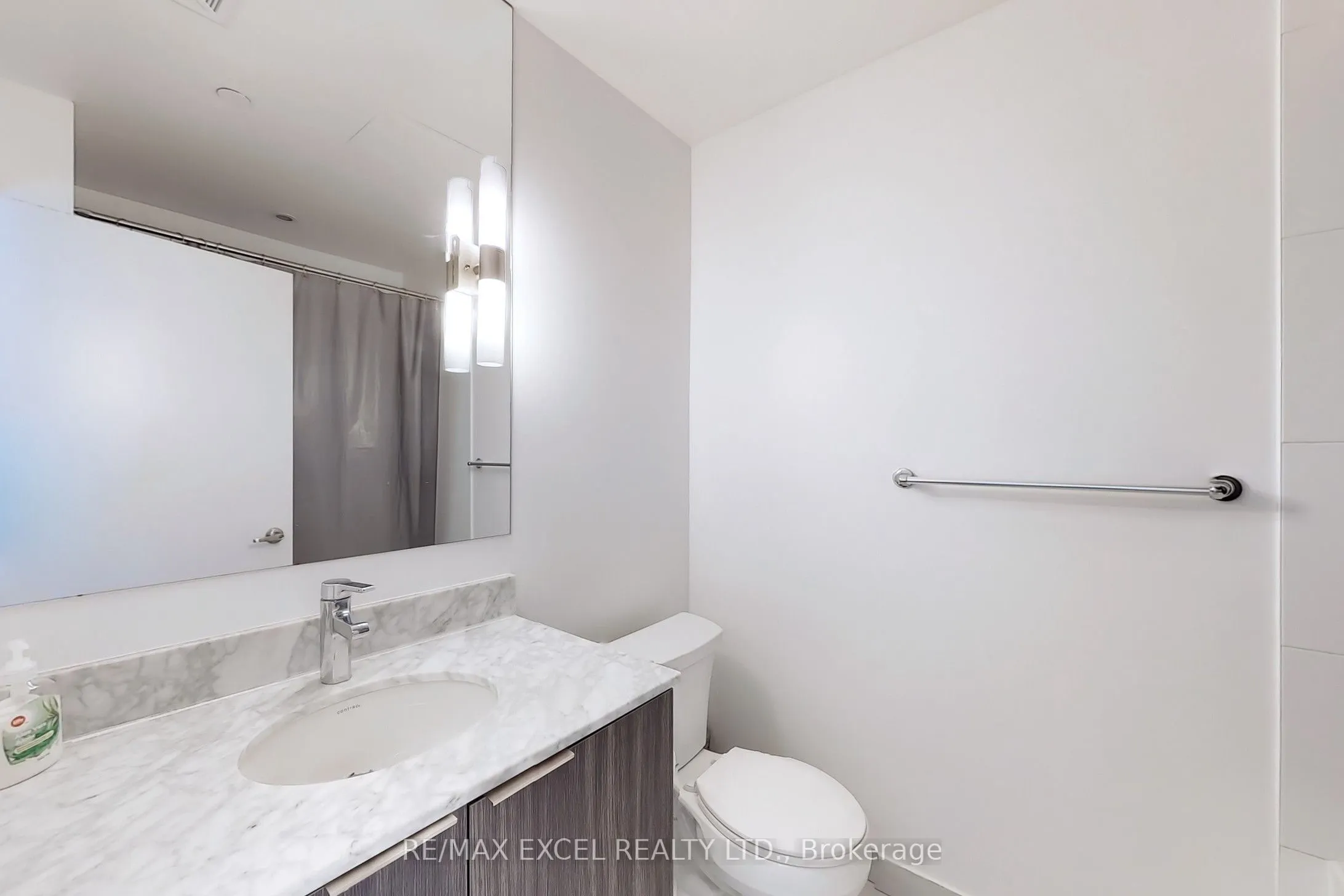 955 Bay Street, #404