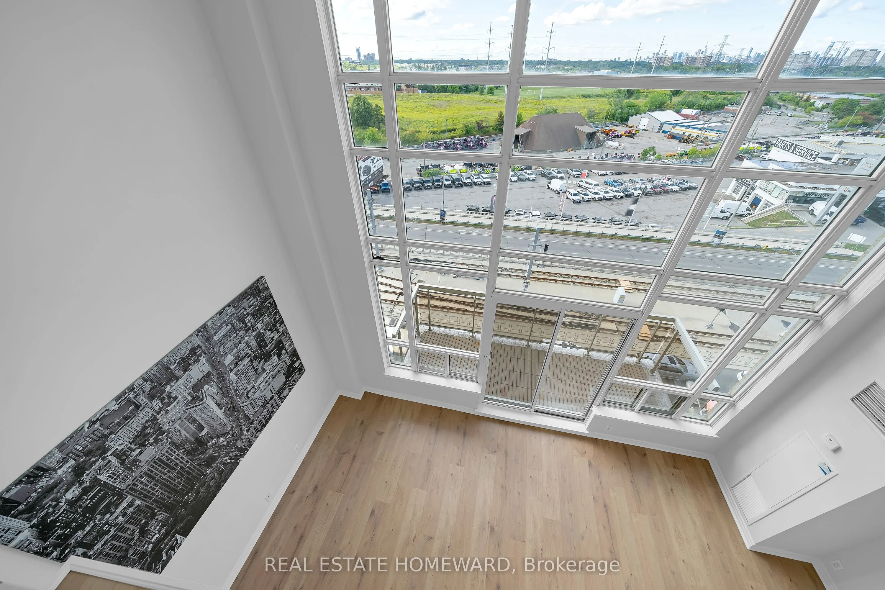 1720 Eglinton Avenue E, #812