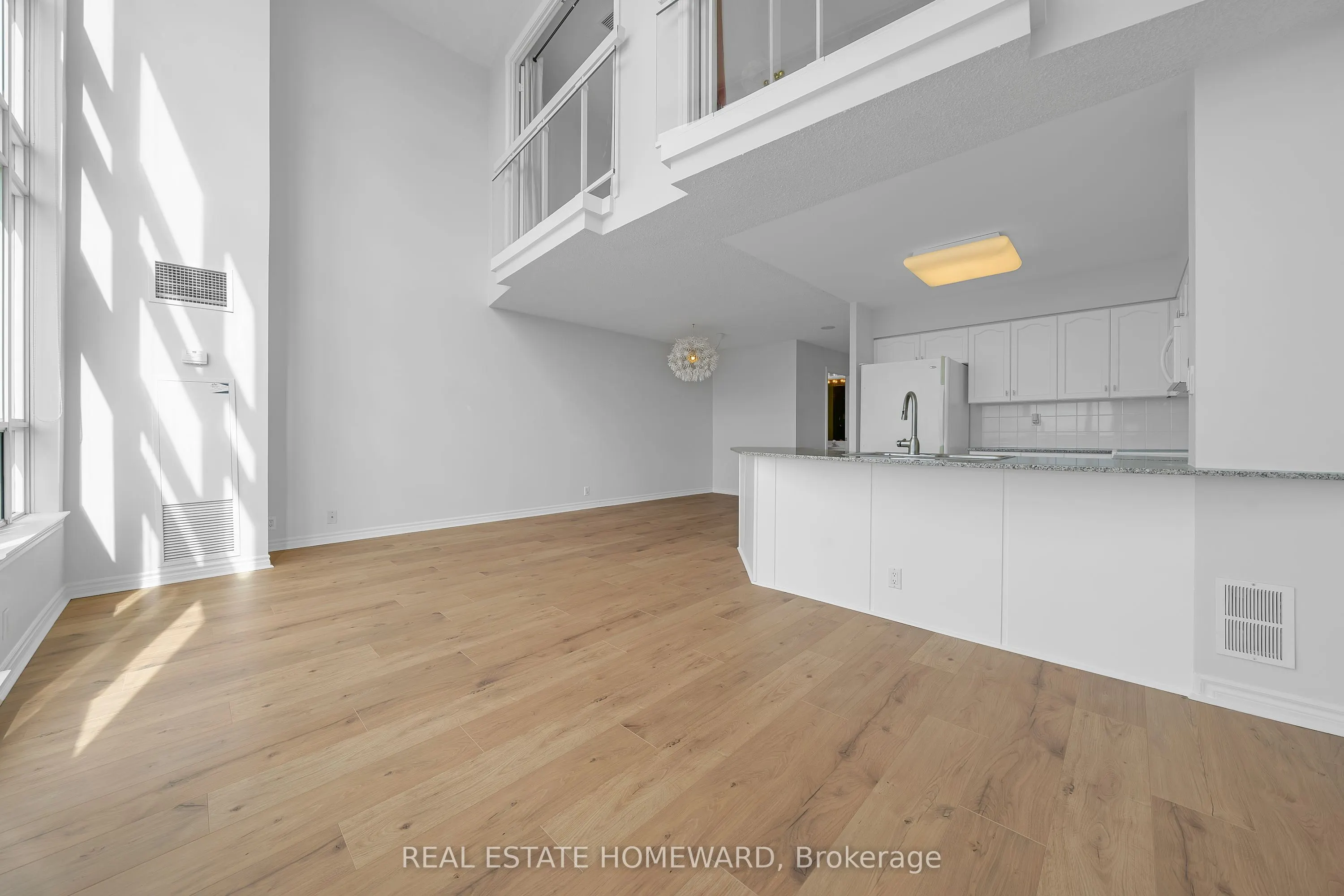 1720 Eglinton Avenue E, #812