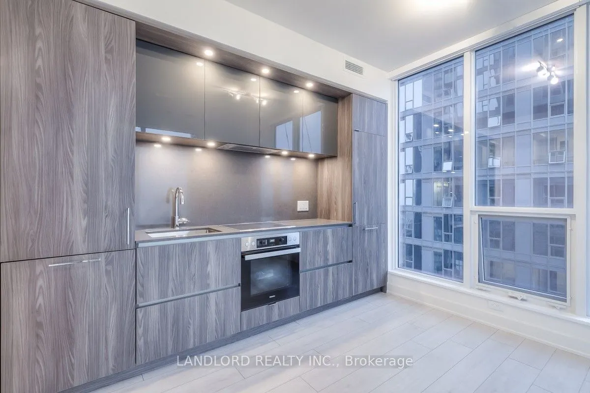 35 Mercer Street, #2416