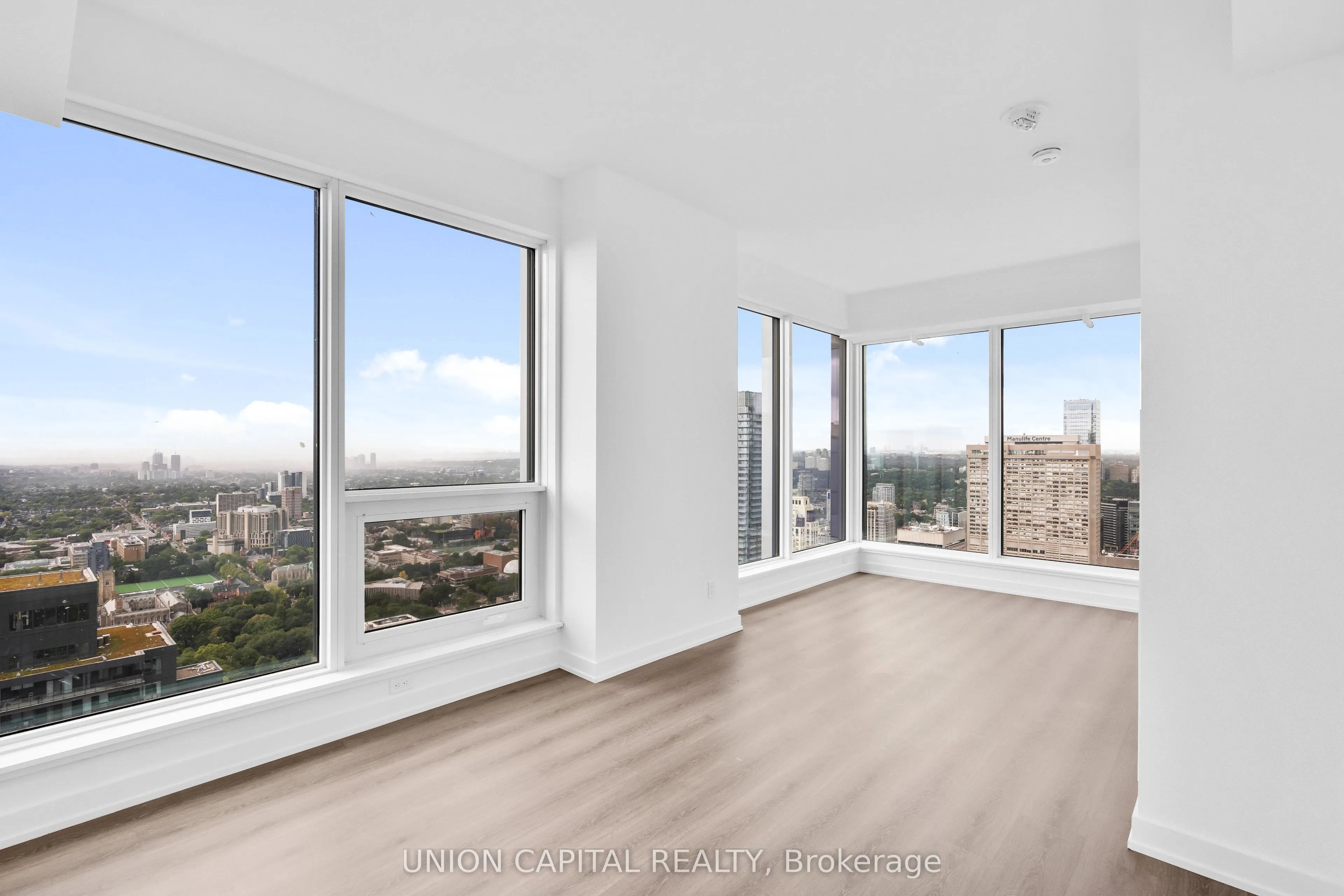 8 WELLESLEY ST W Street, #LPH02