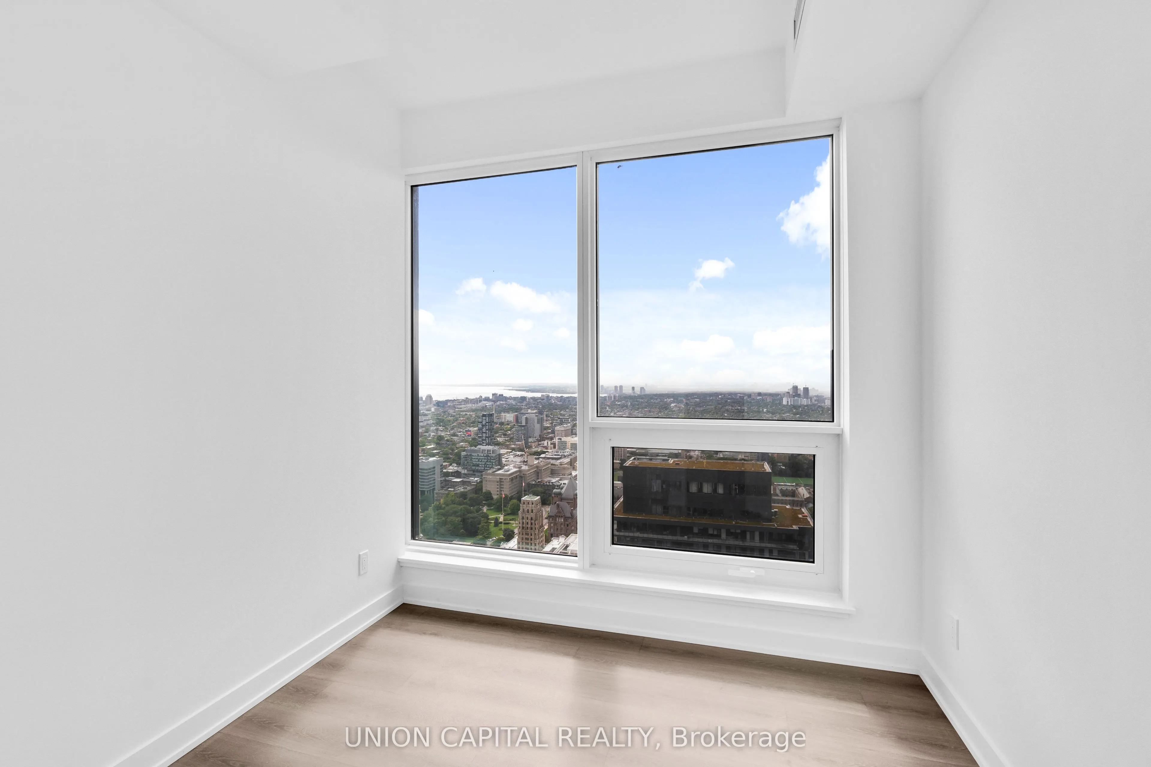 8 WELLESLEY ST W Street, #LPH02